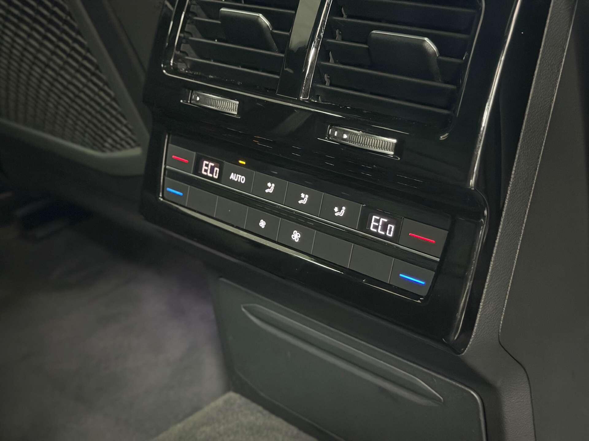 Volkswagen Touareg view 29