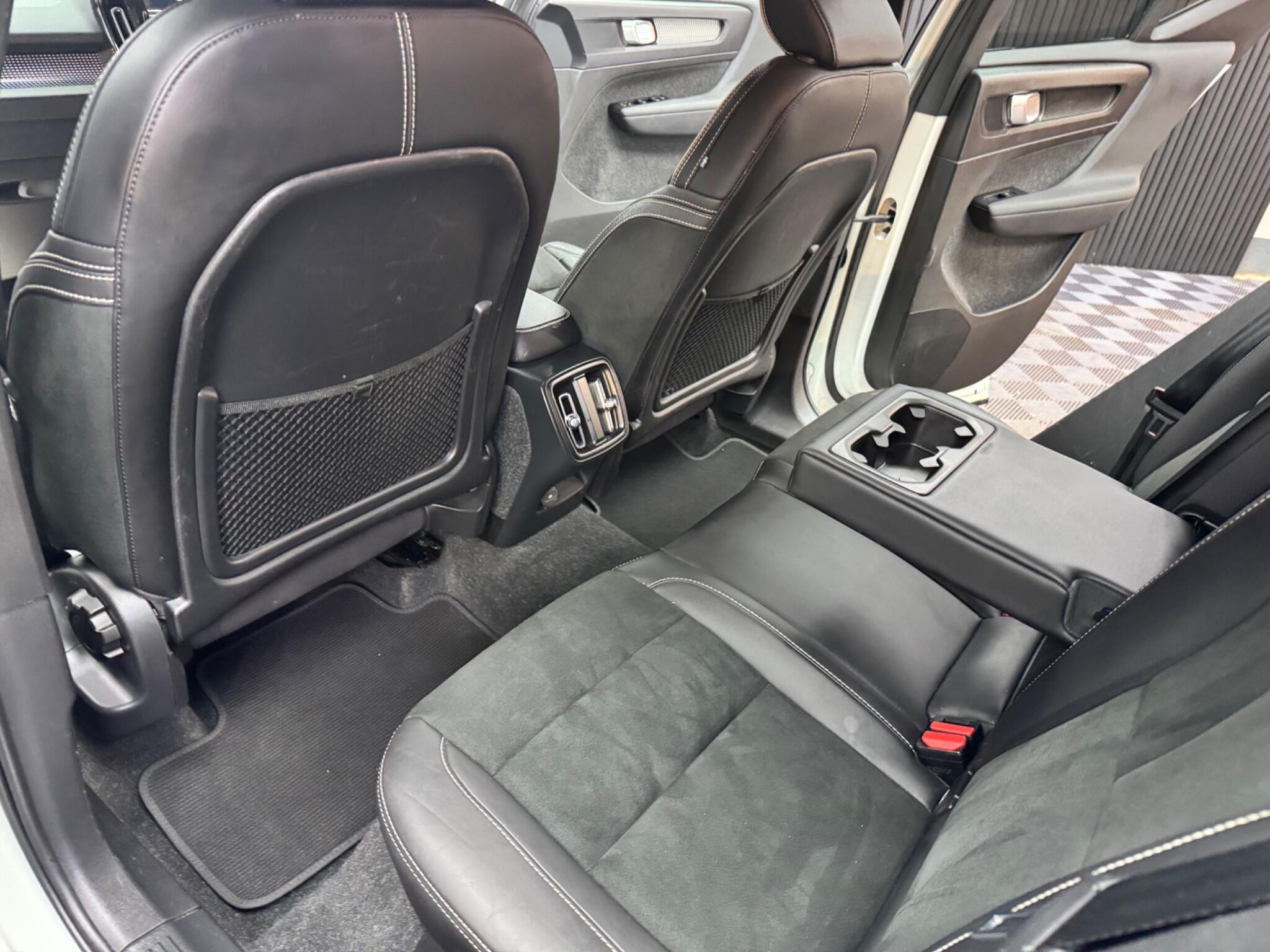 Volvo XC40 view 26
