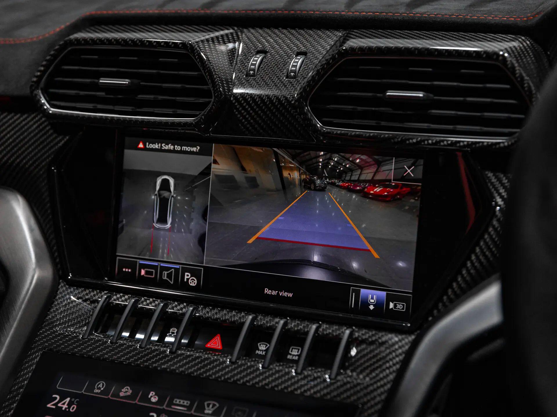 Lamborghini Urus view 27