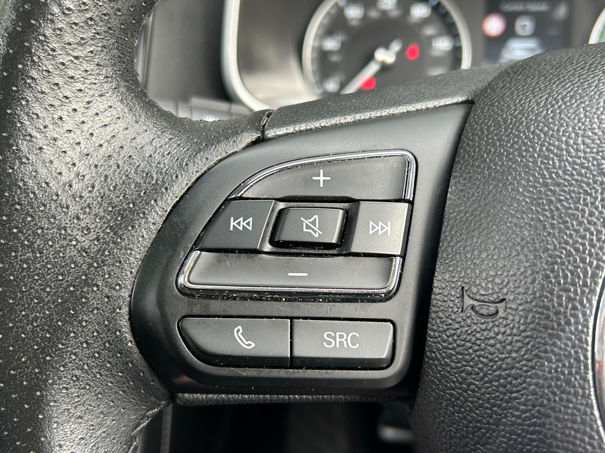 MG ZS view 35