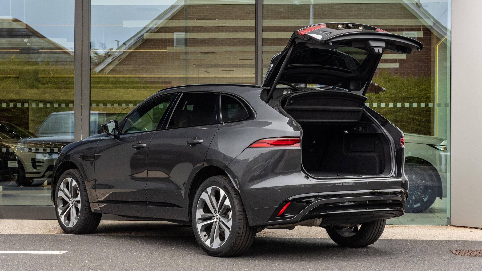 Jaguar F-Pace view 83
