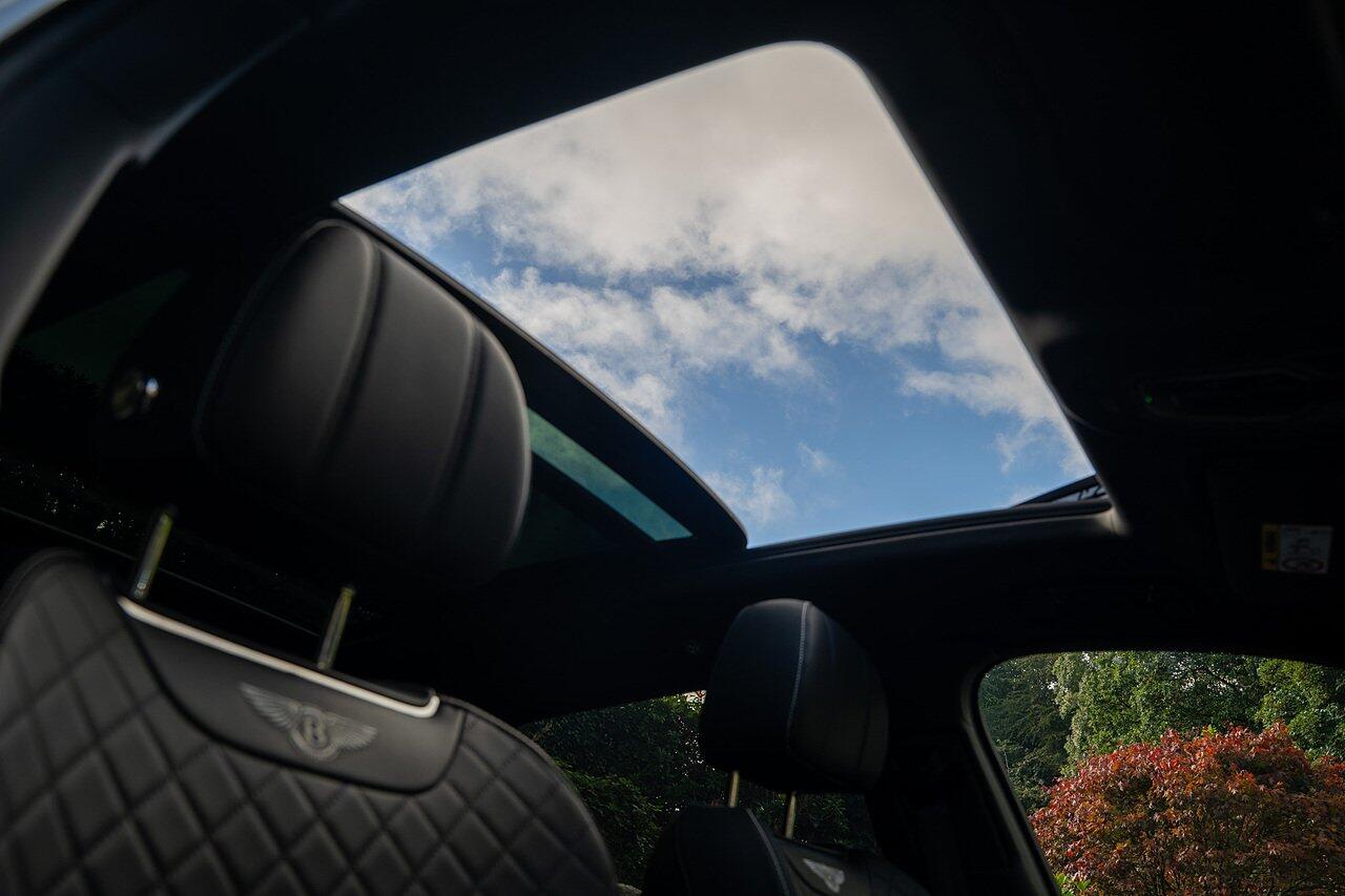 Bentley Bentayga view 52