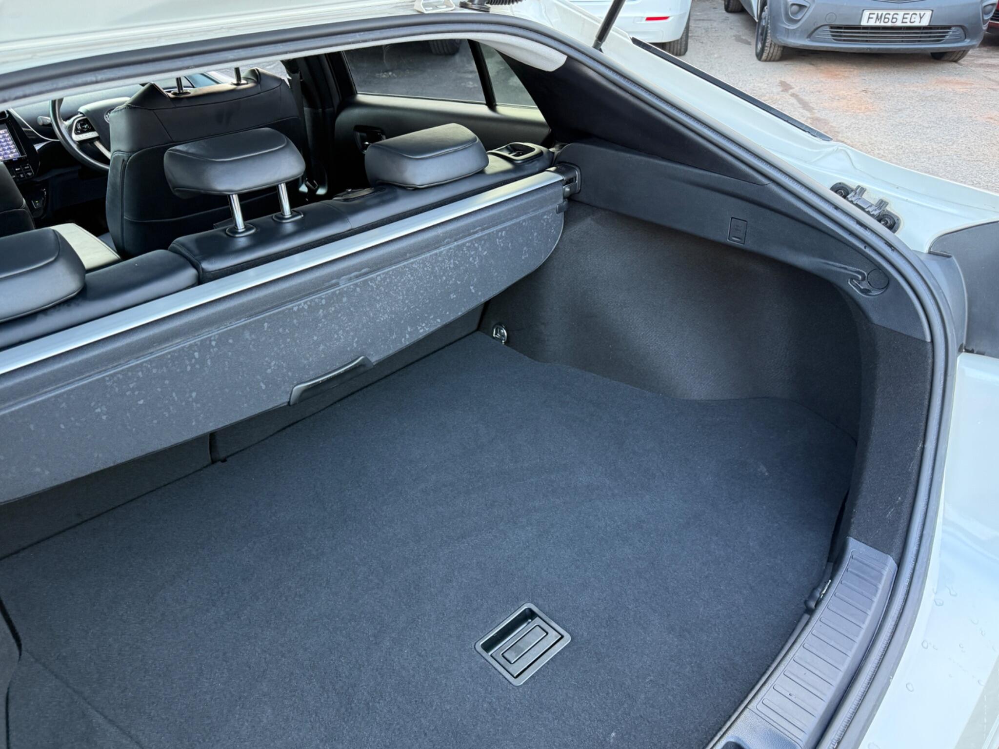 Toyota Prius - Image 47