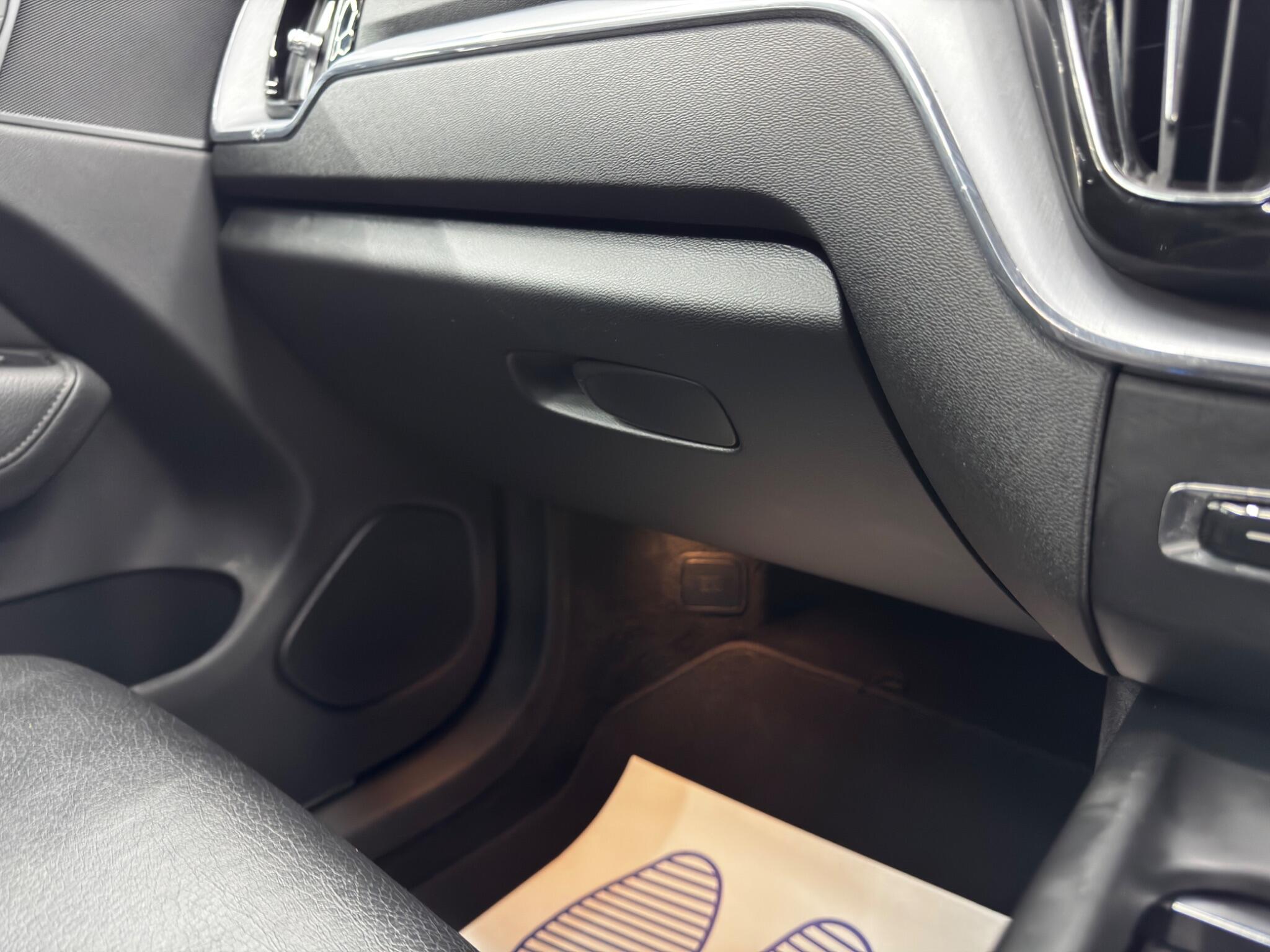 Volvo XC60 view 35