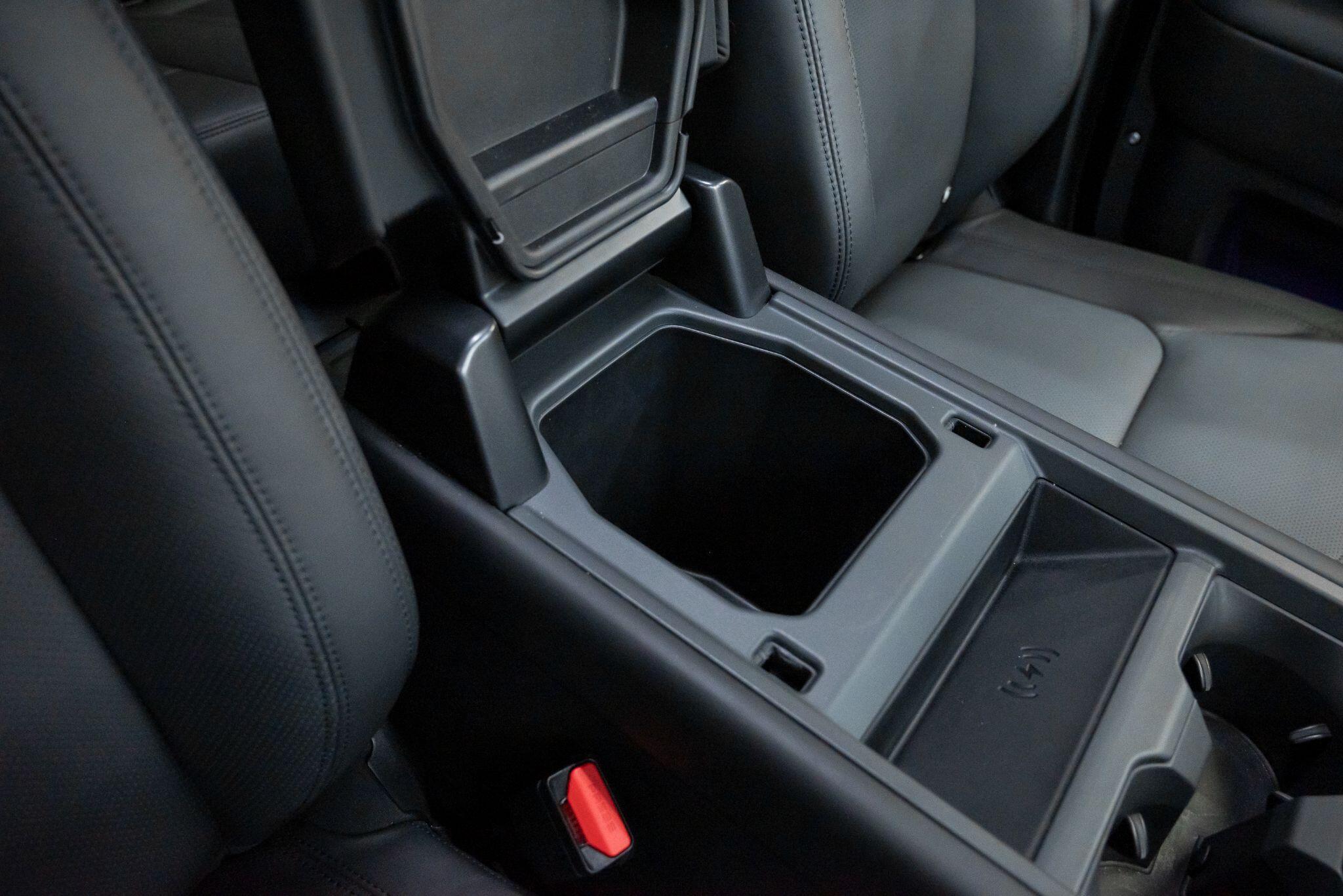 Land Rover Defender view 63