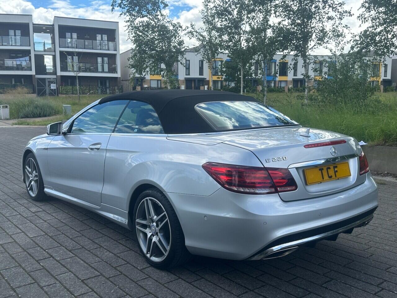 Mercedes-Benz E-Class view 5