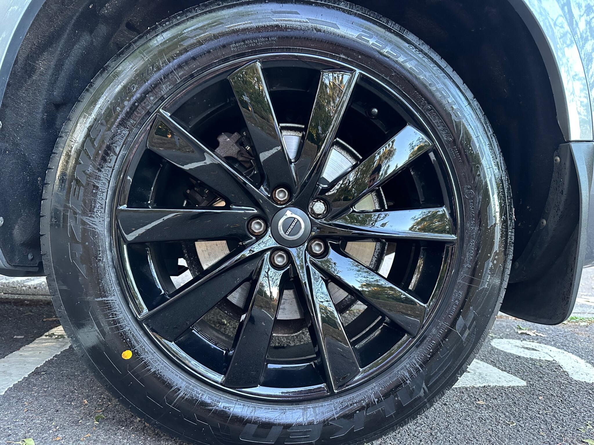 Volvo XC90 view 25