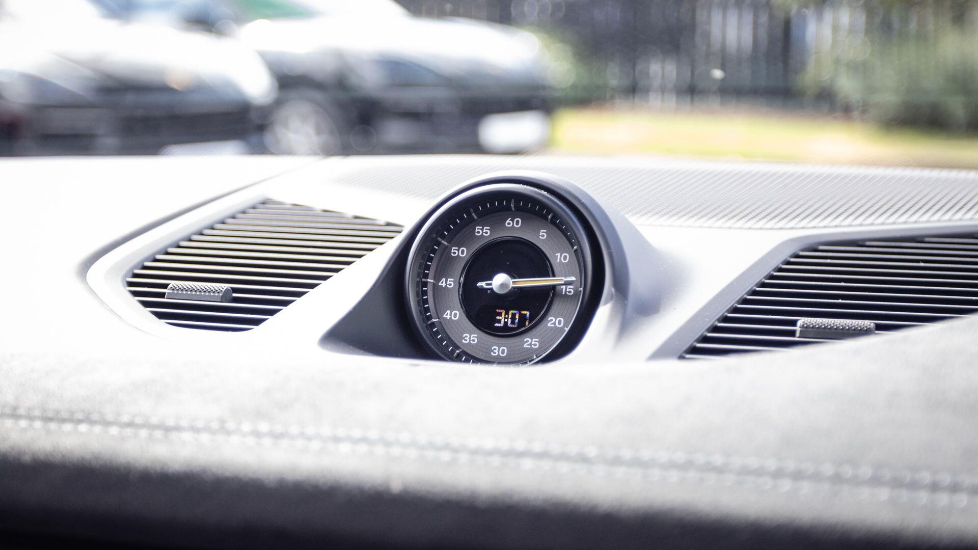 Porsche Cayenne view 37