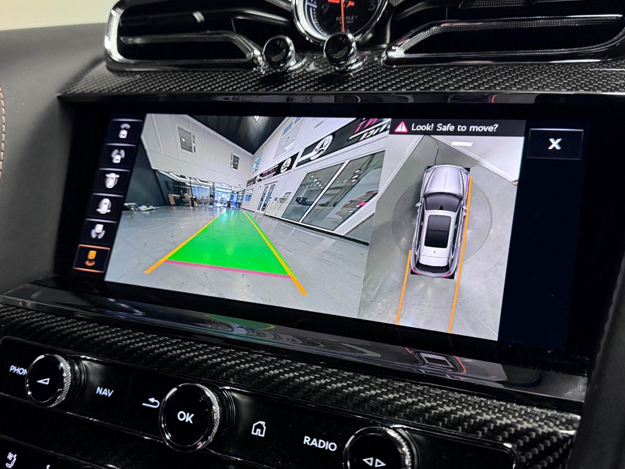 Bentley Bentayga view 13