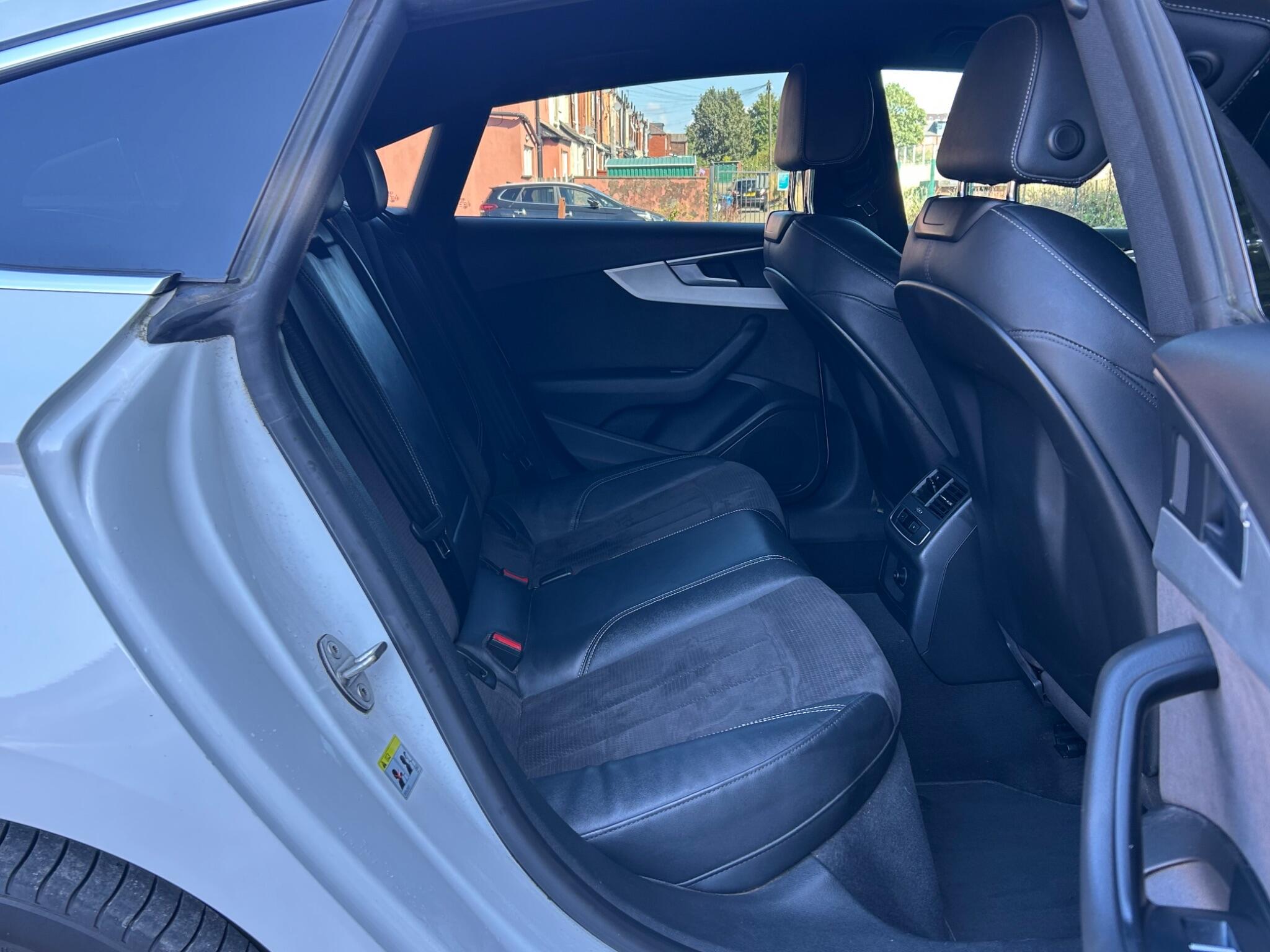 Audi A5 view 24