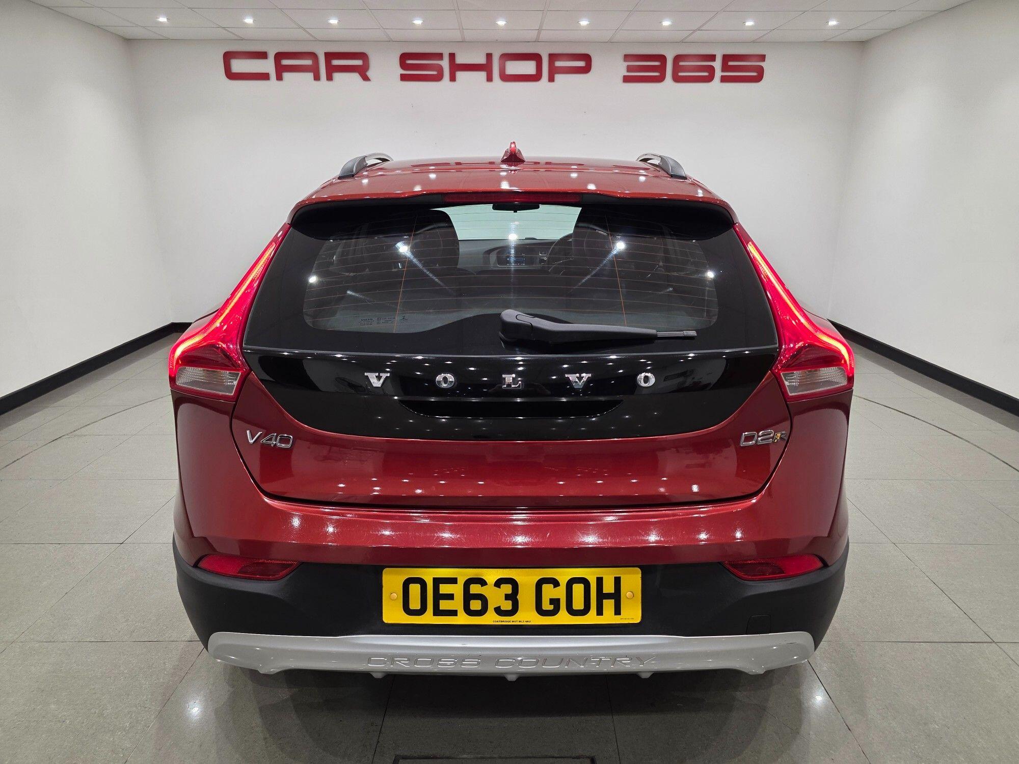 Volvo V40 Cross Country view 17