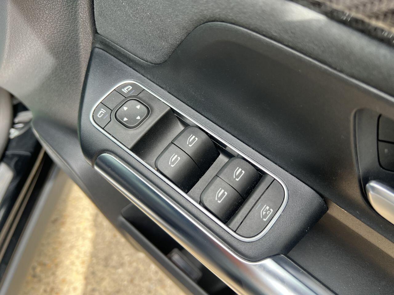 Mercedes-Benz Gla view 57