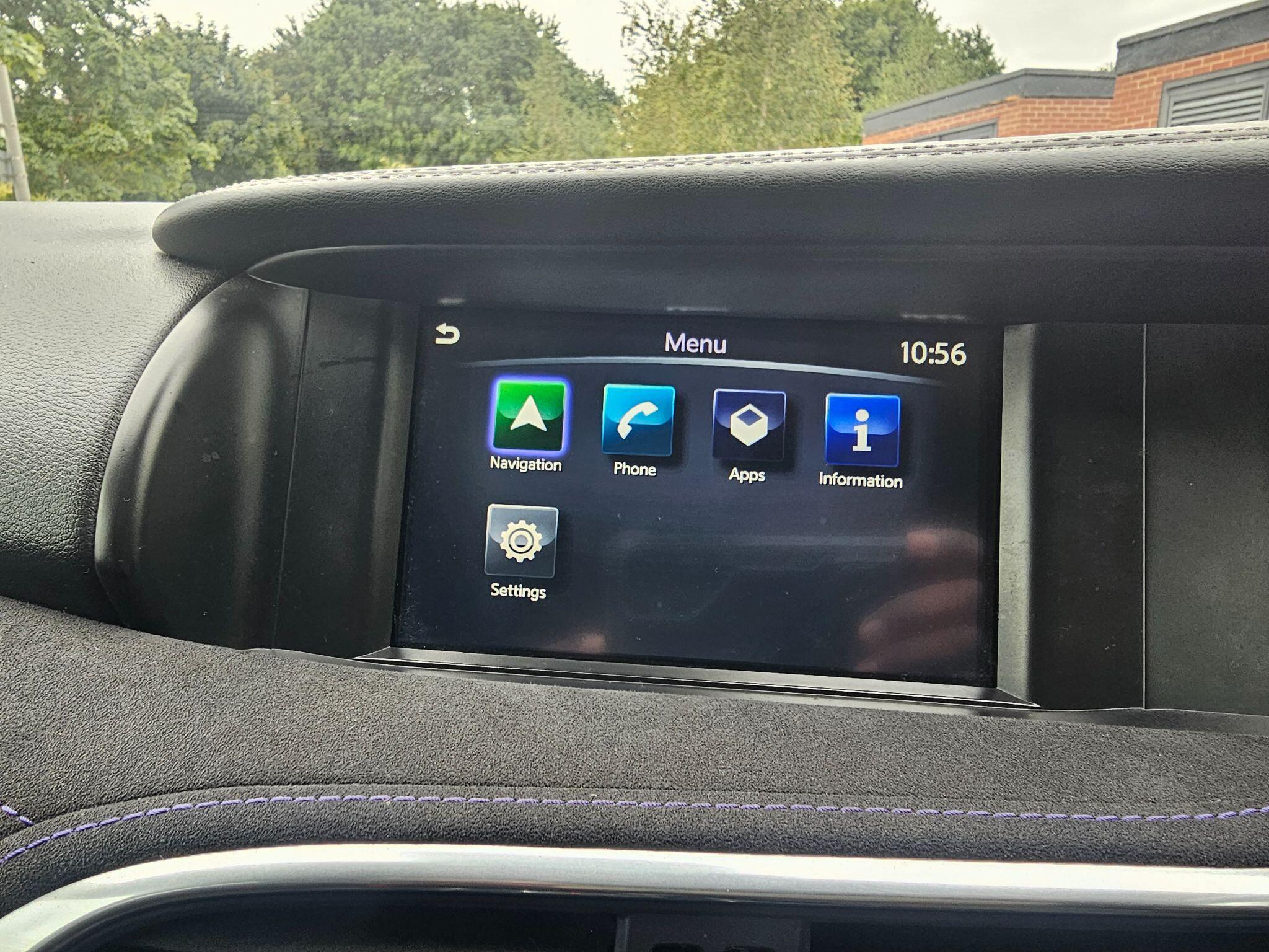 Infiniti Q30 view 32