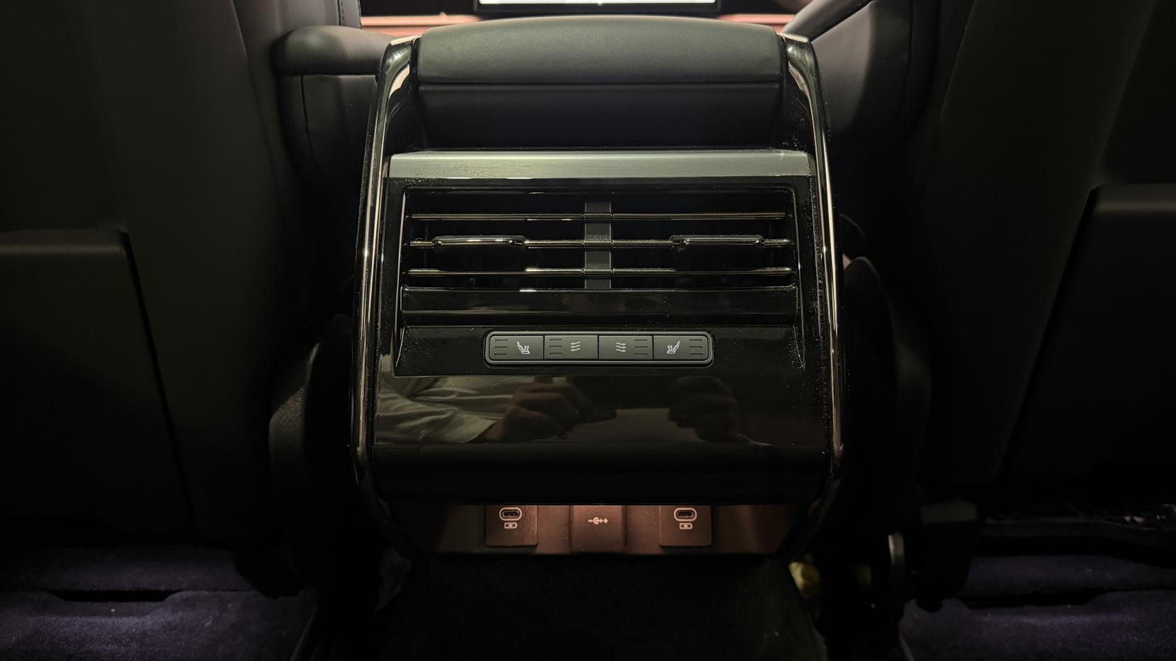 Land Rover Range Rover Sport view 32