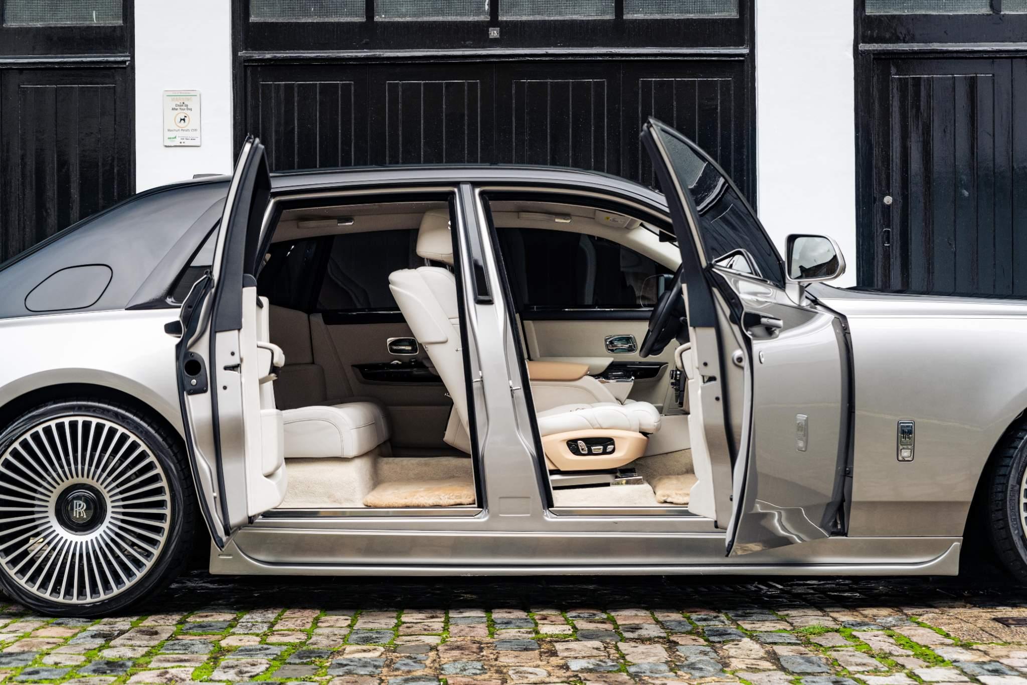 Rolls-Royce Phantom view 14