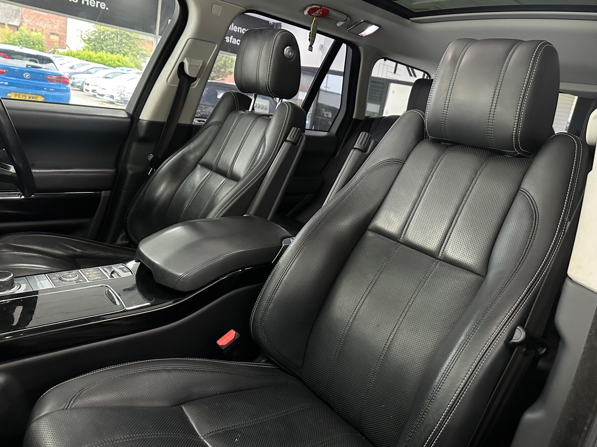 Land Rover Range Rover view 41