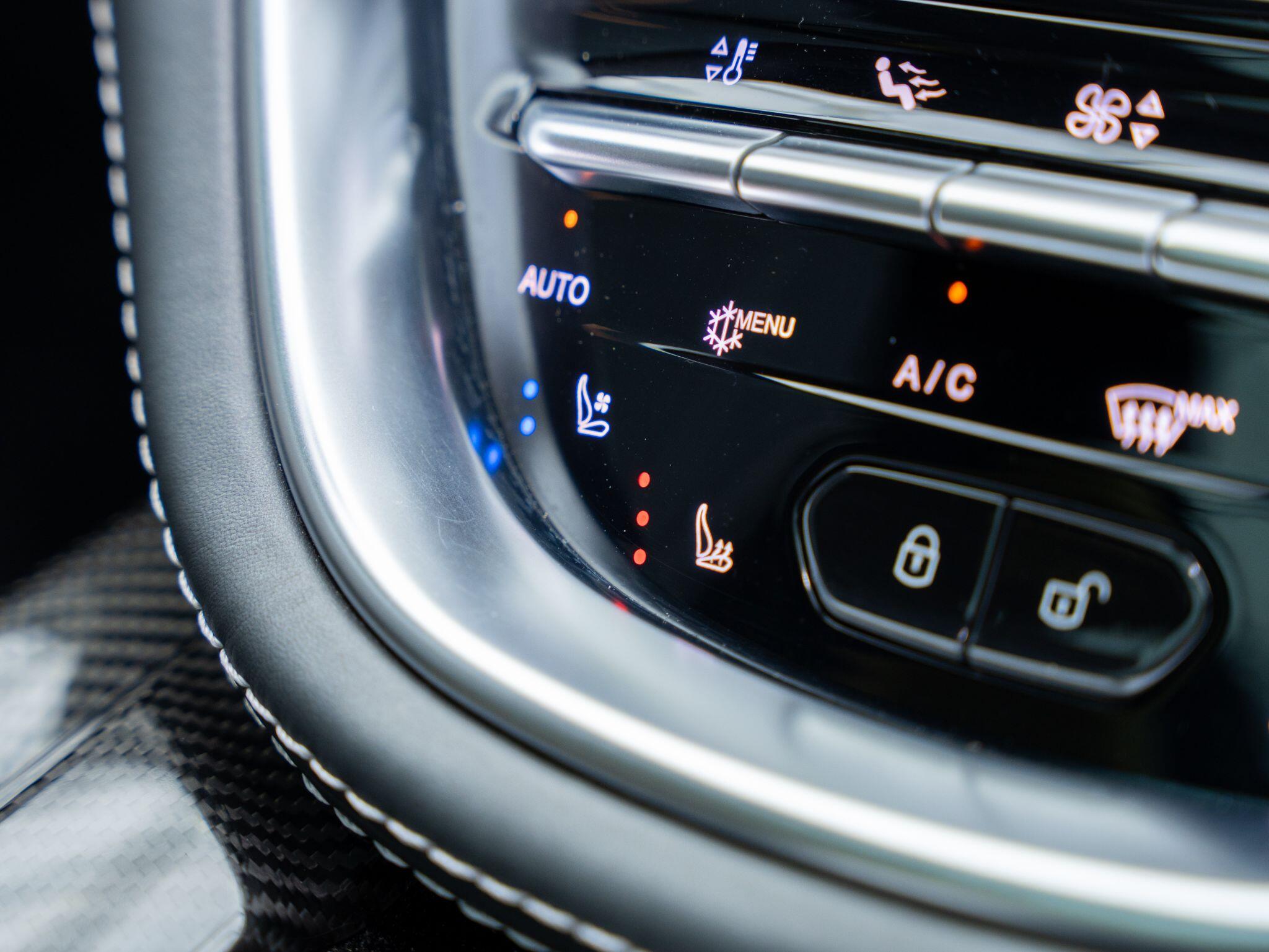 Aston Martin DBX view 40