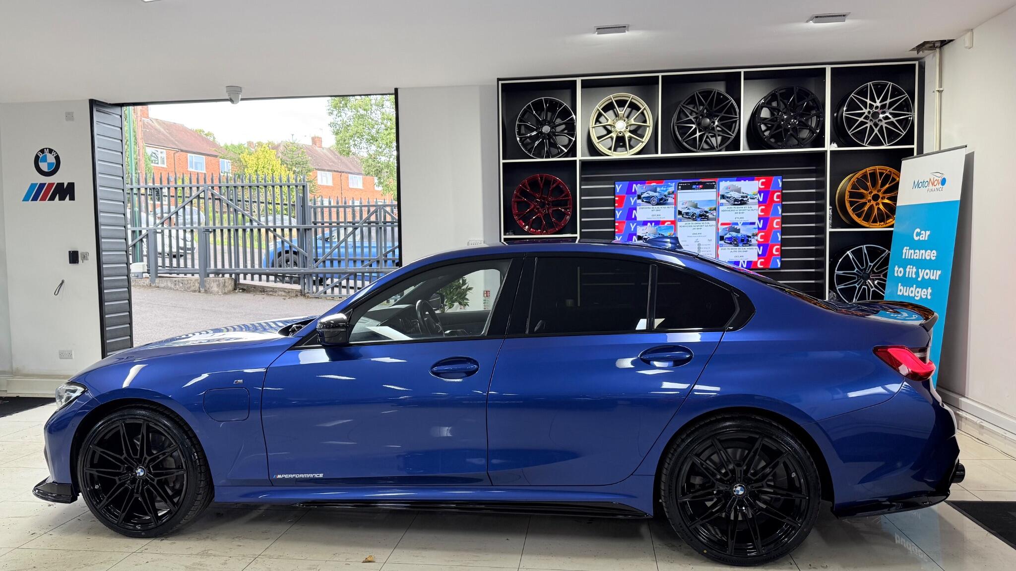 BMW 3 Series view 33