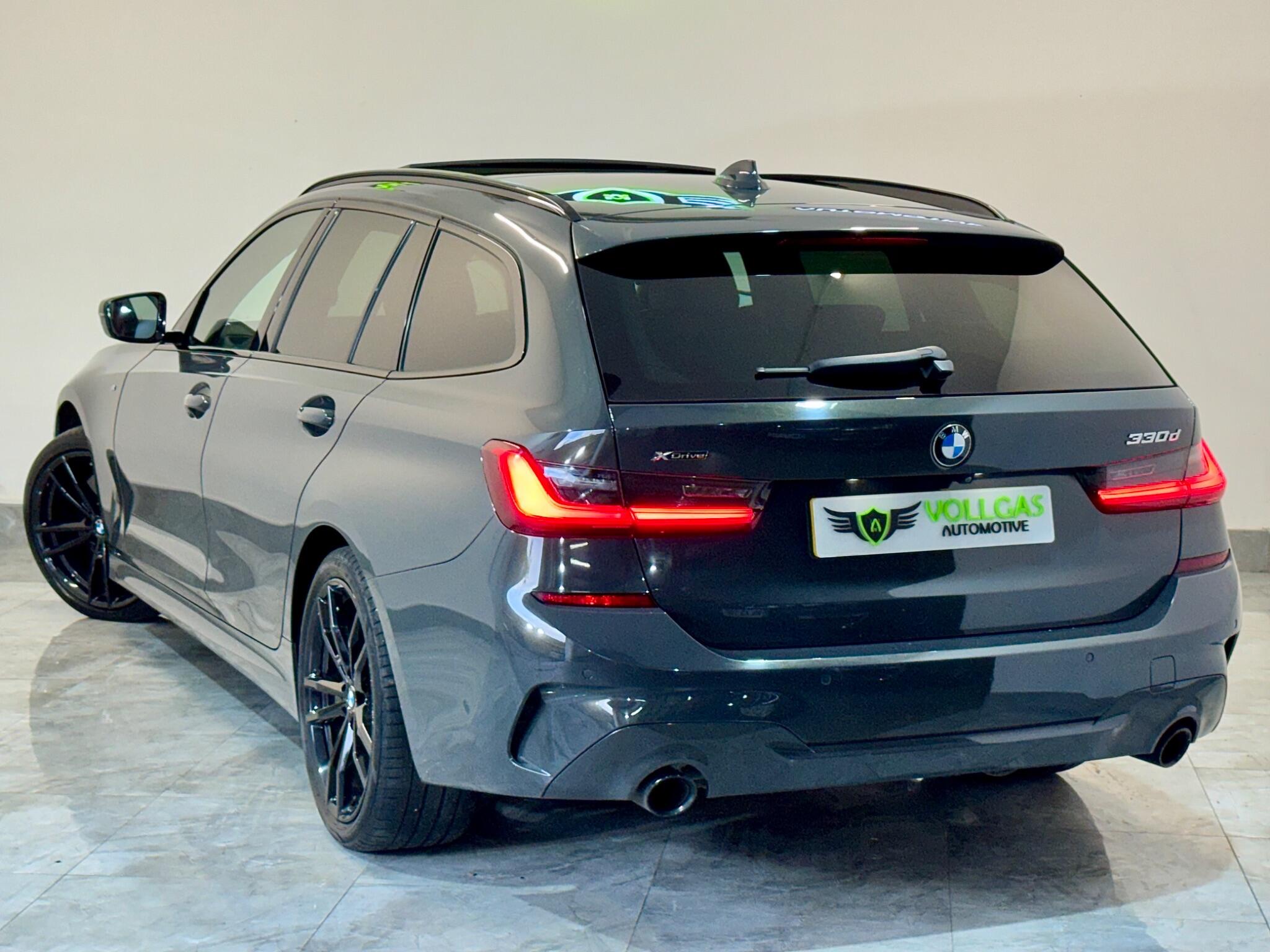 BMW 3 Series view 16