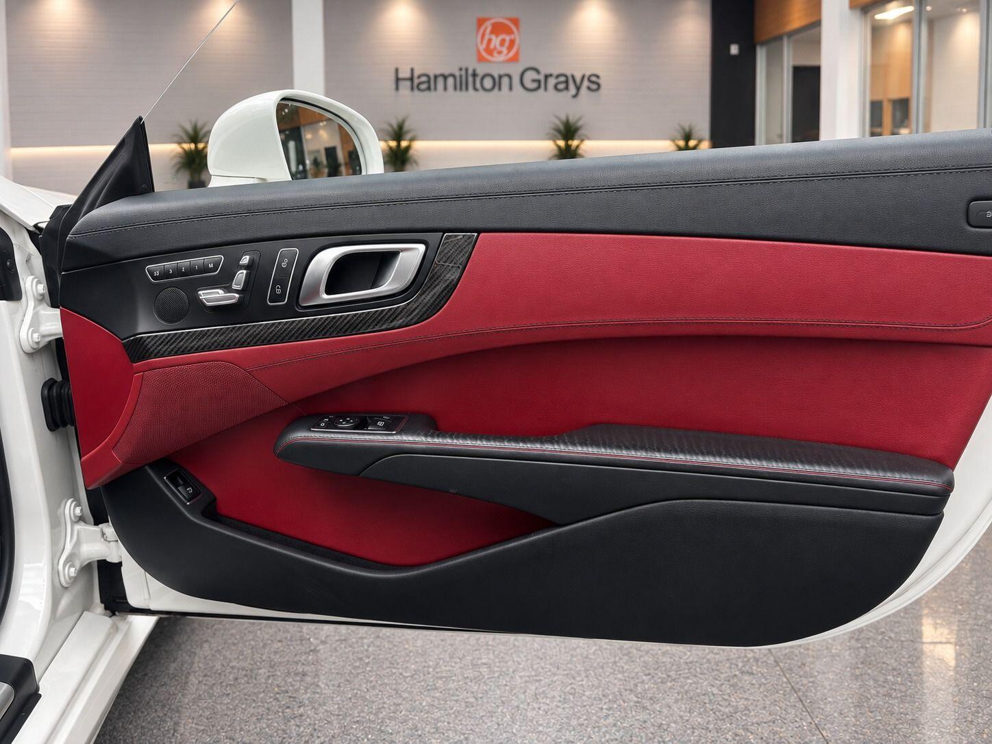 Mercedes-Benz SL view 8