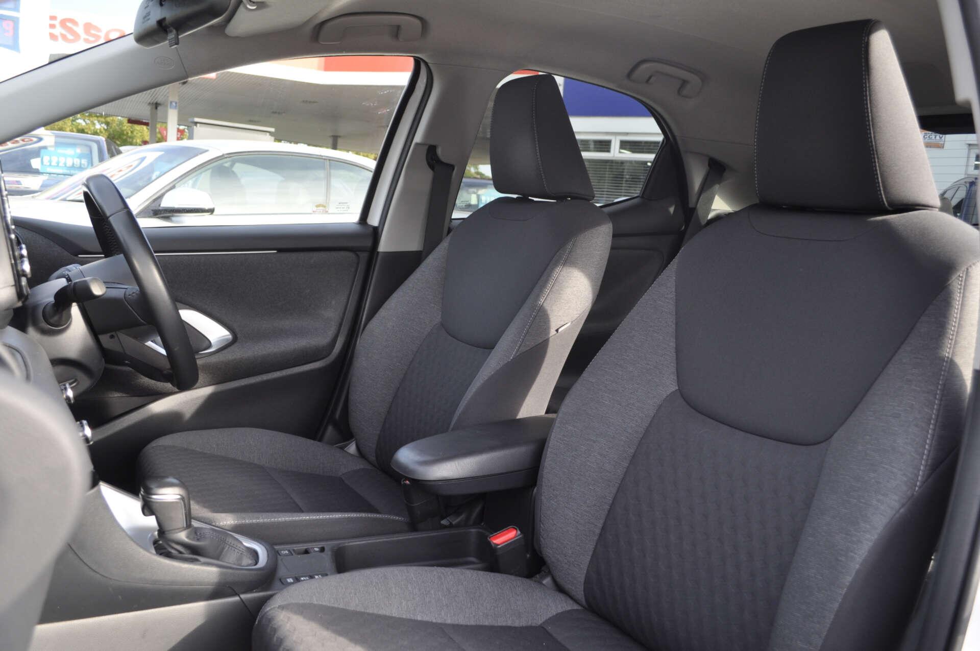 Toyota Yaris view 13
