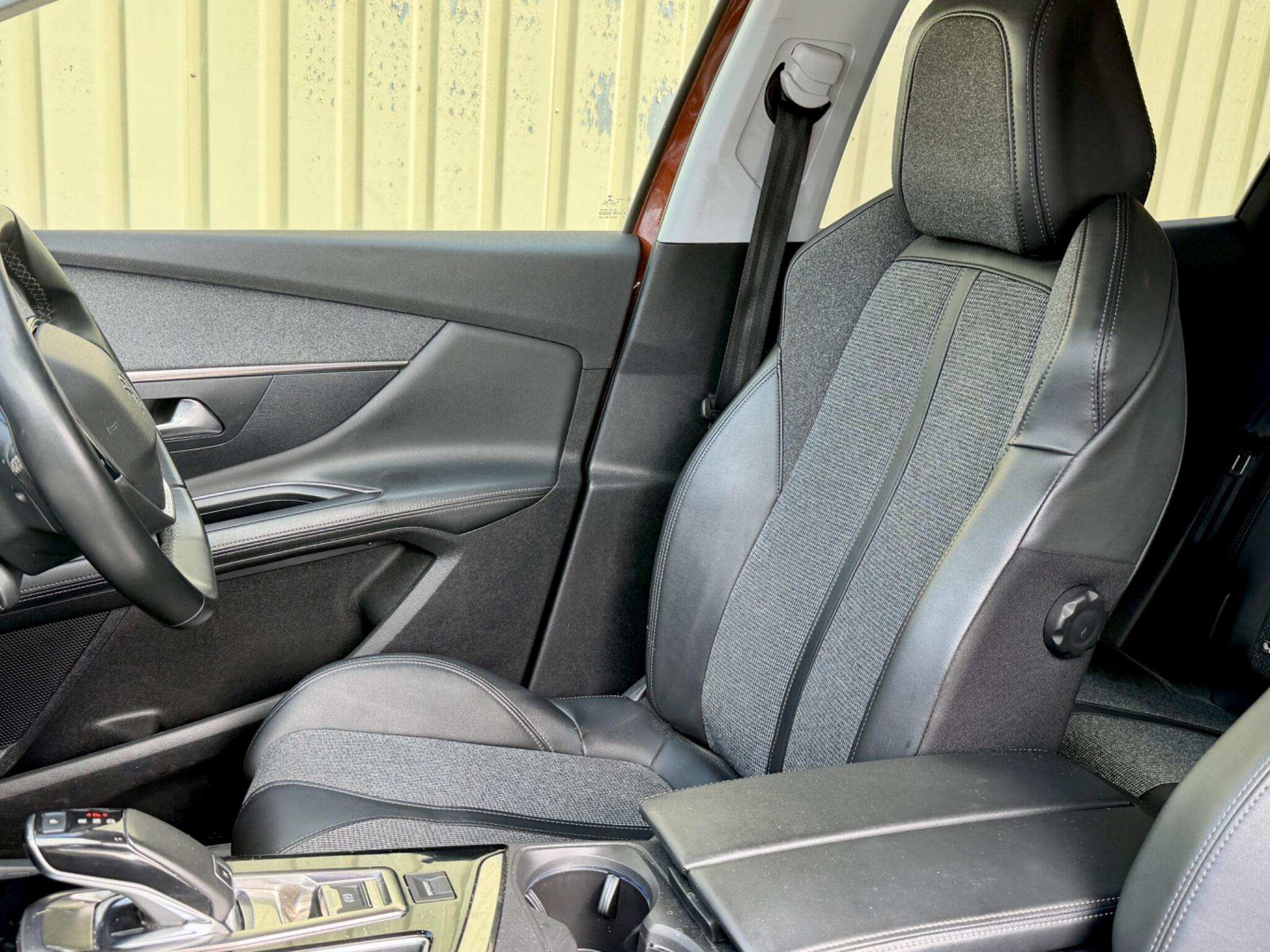 Peugeot 3008 view 14