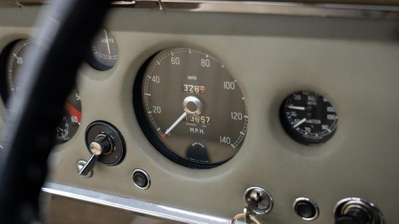 Jaguar XK150 view 27