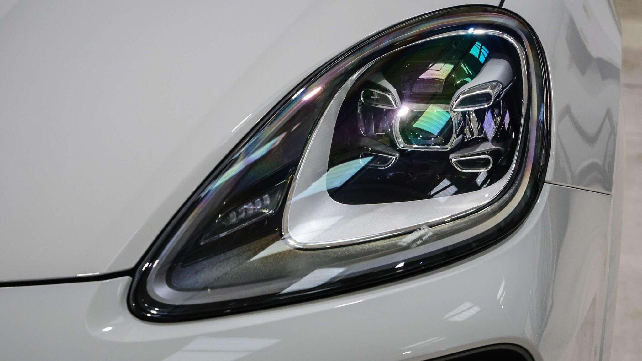 Porsche Cayenne view 26