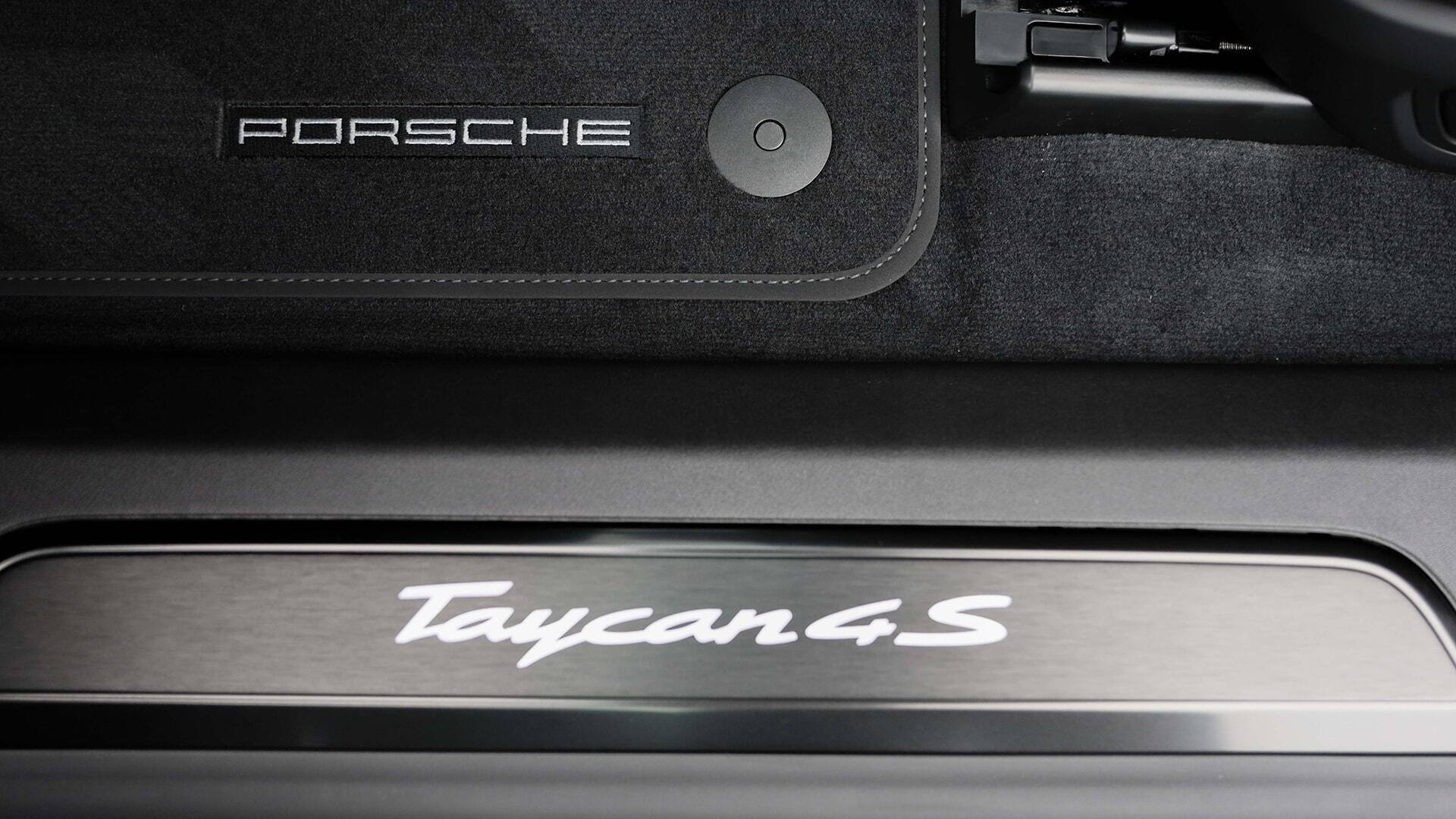 Porsche Taycan view 27