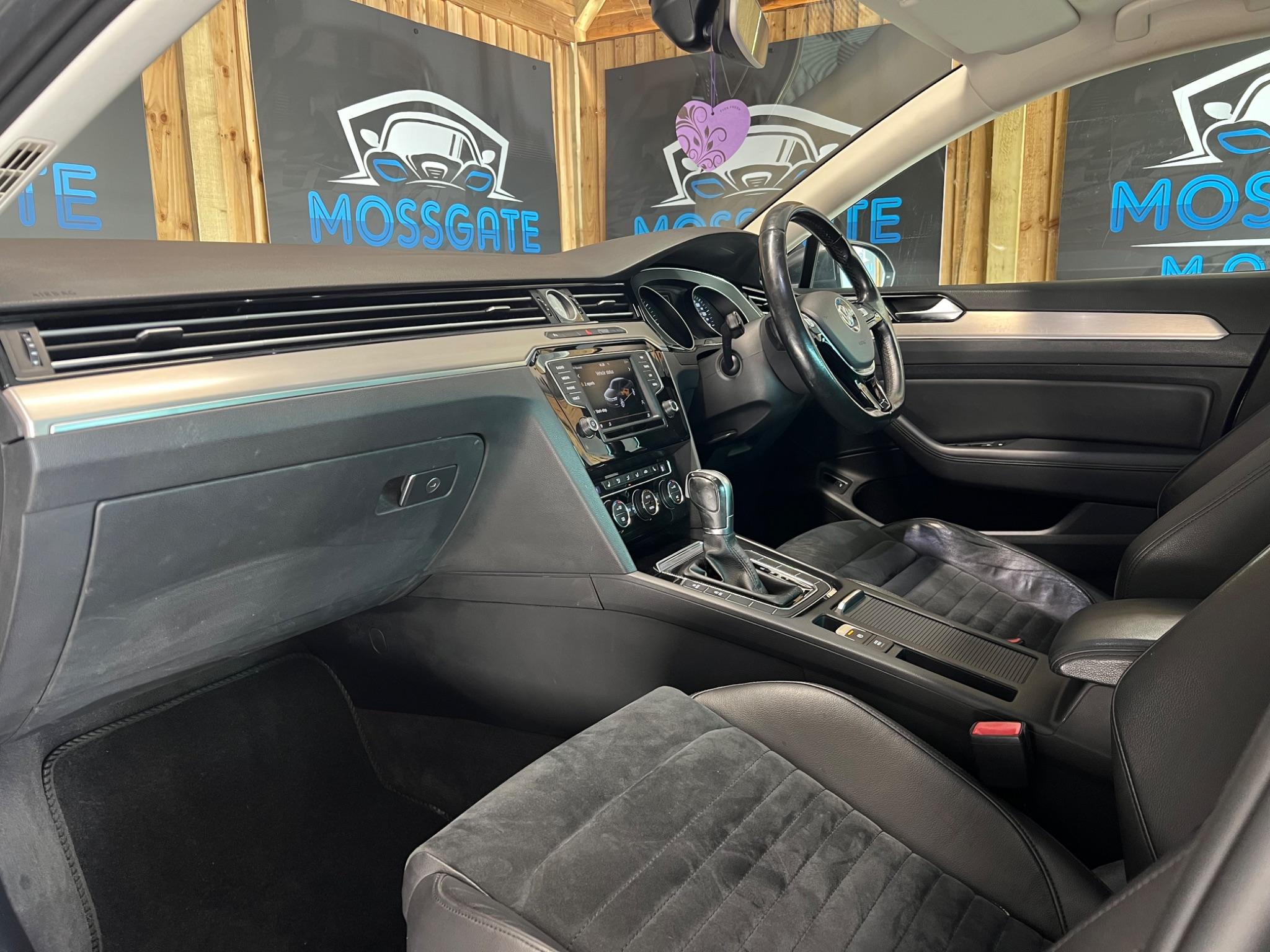 Volkswagen Passat view 34