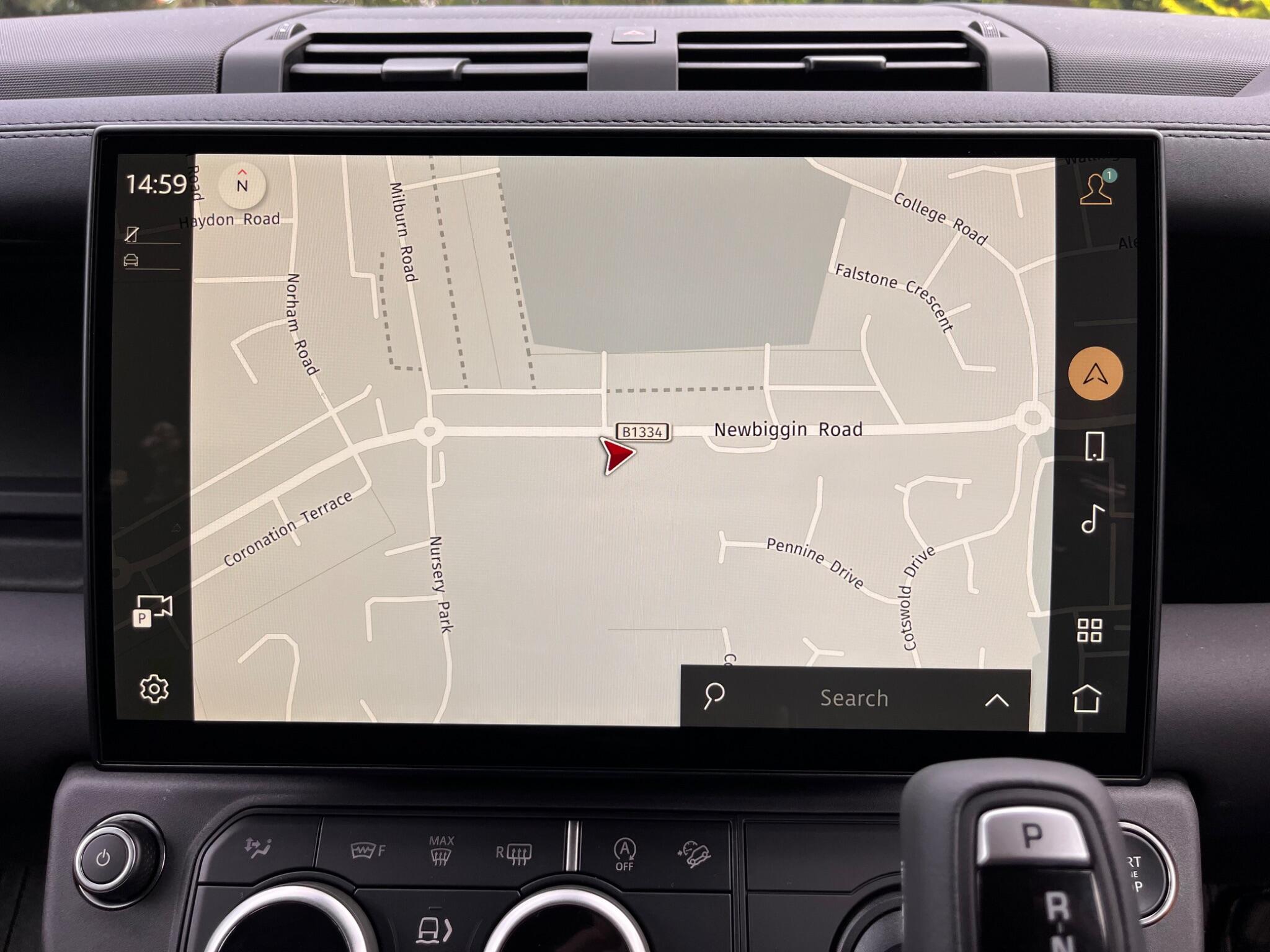 Land Rover Defender view 43