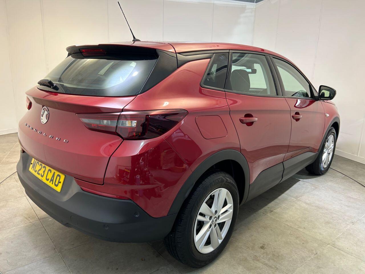 Vauxhall Grandland view 60