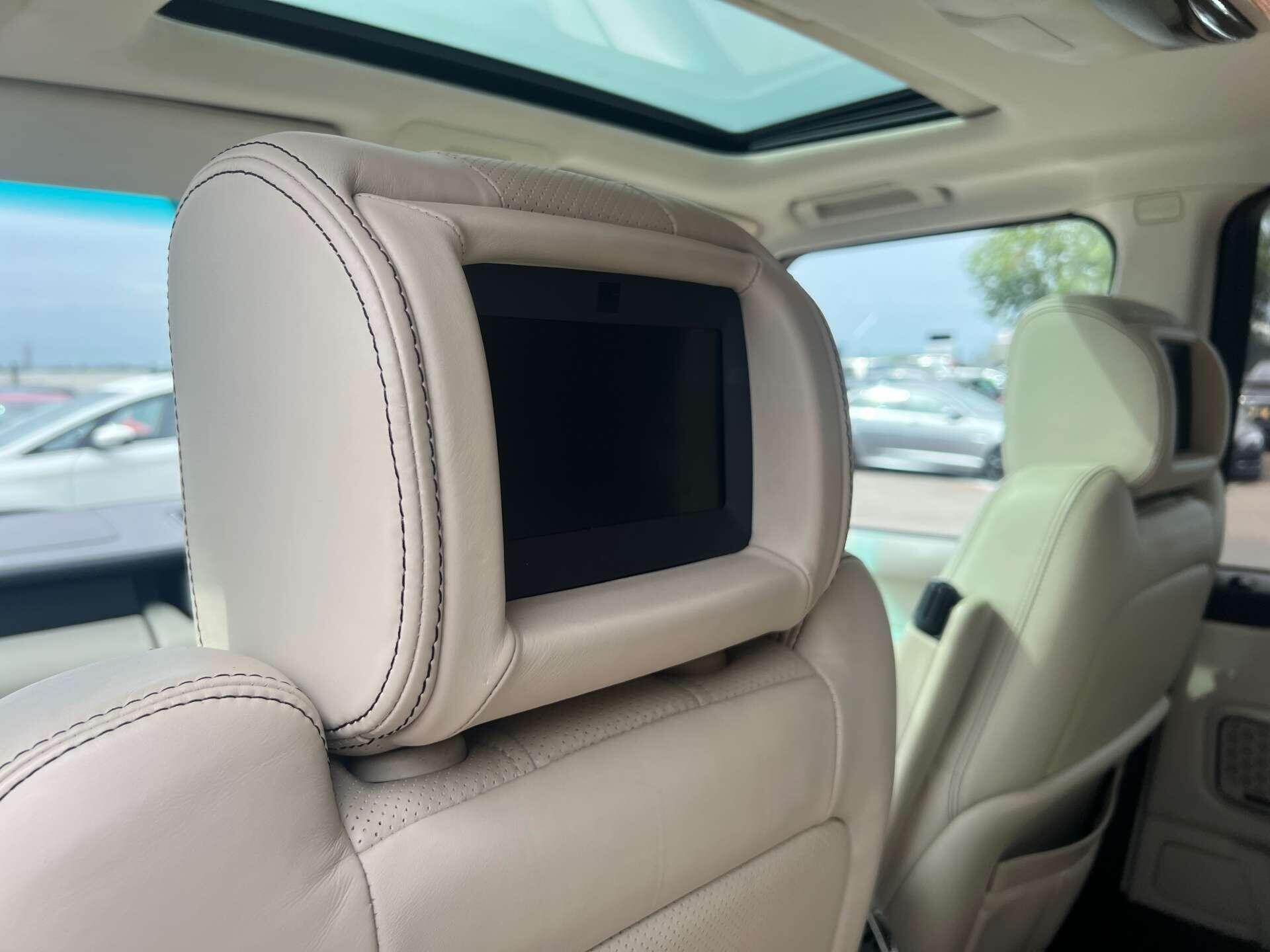 Land Rover Range Rover view 61