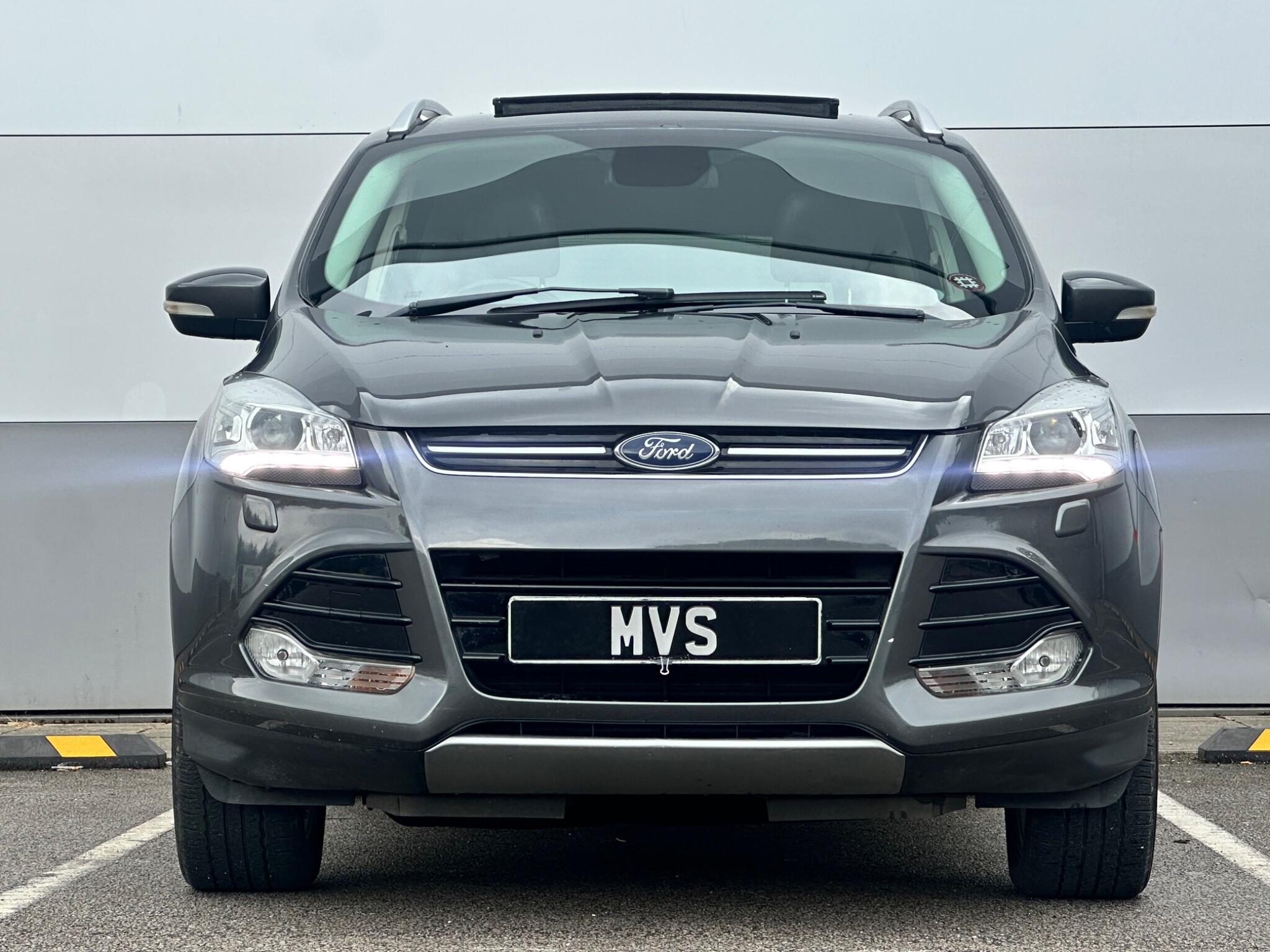 Ford Kuga view 3