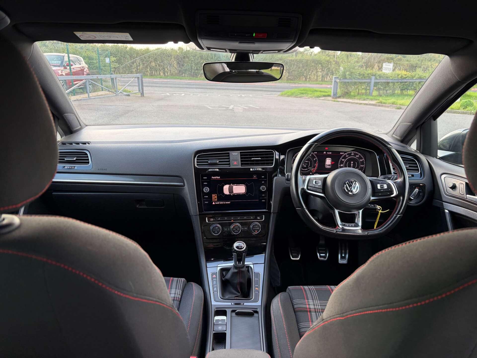 Volkswagen Golf view 32