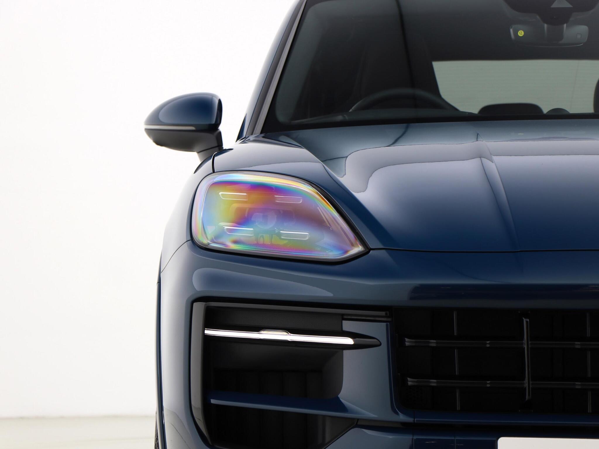 Porsche Cayenne view 9