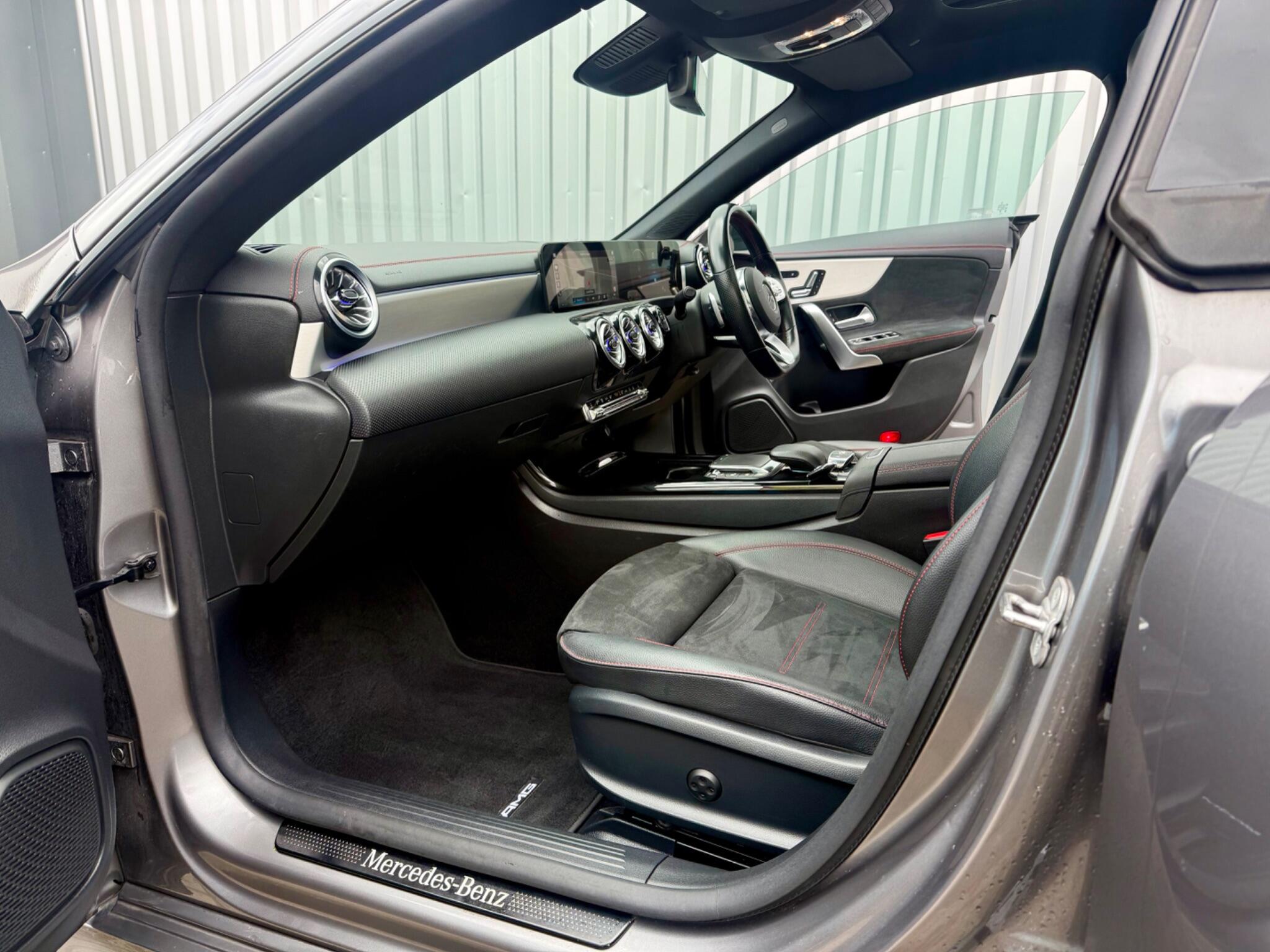 Mercedes-Benz Cla view 27