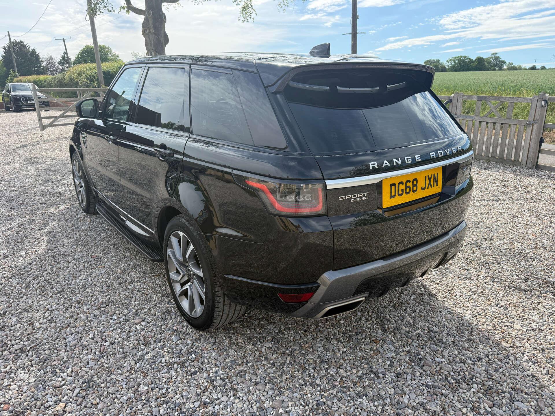 Land Rover Range Rover Sport view 3