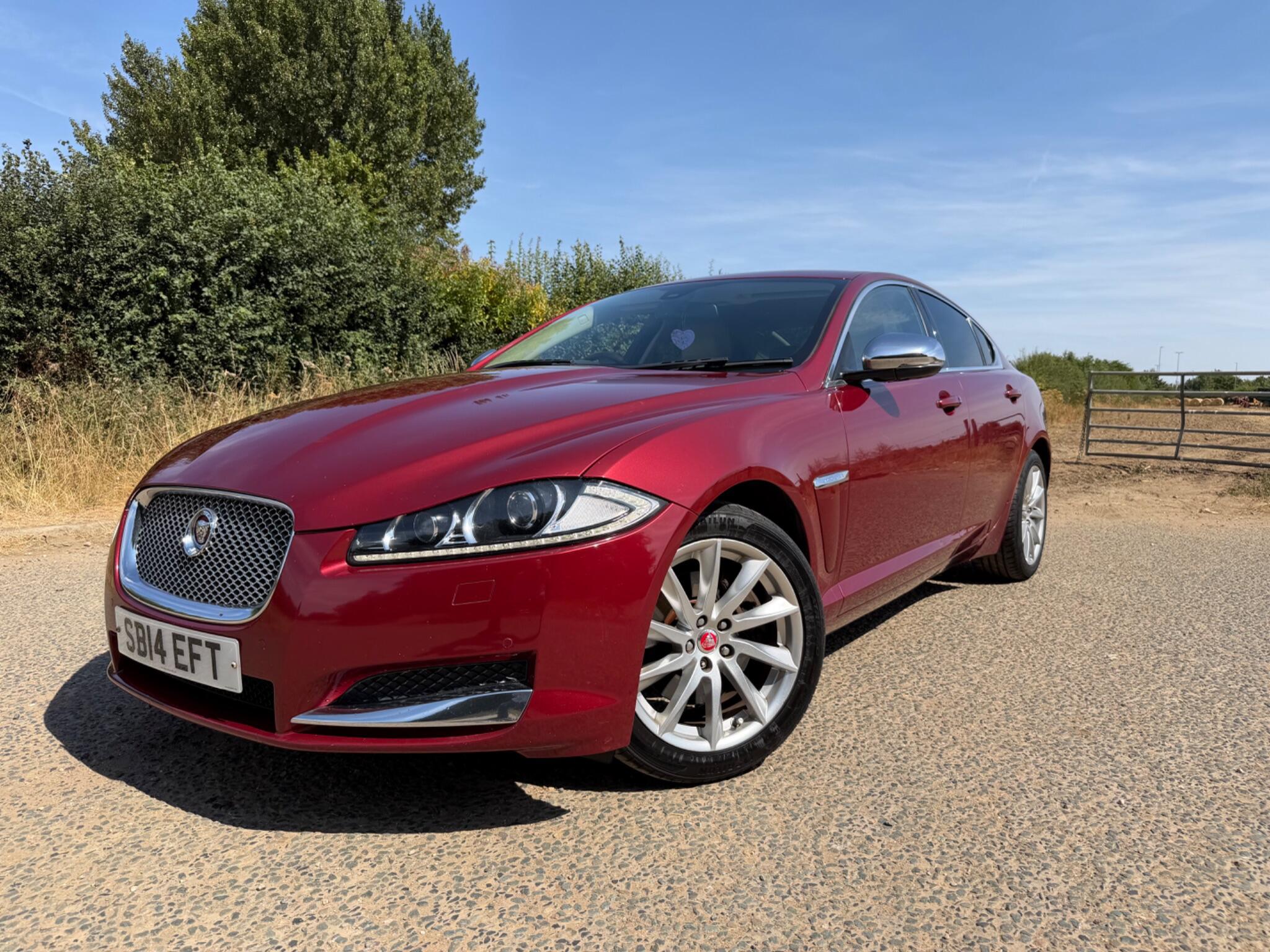Jaguar XF view 30