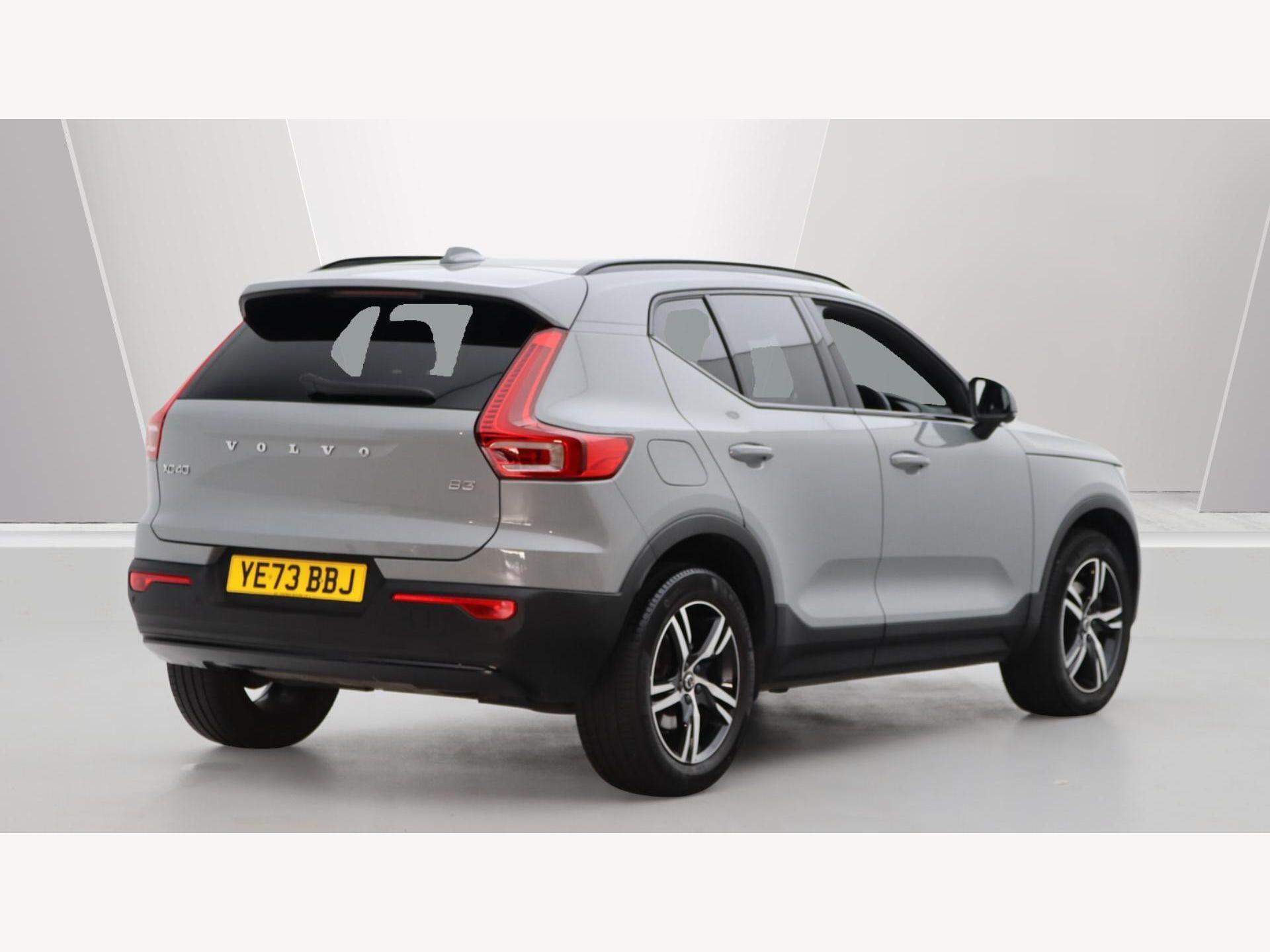 Volvo XC40 view 2