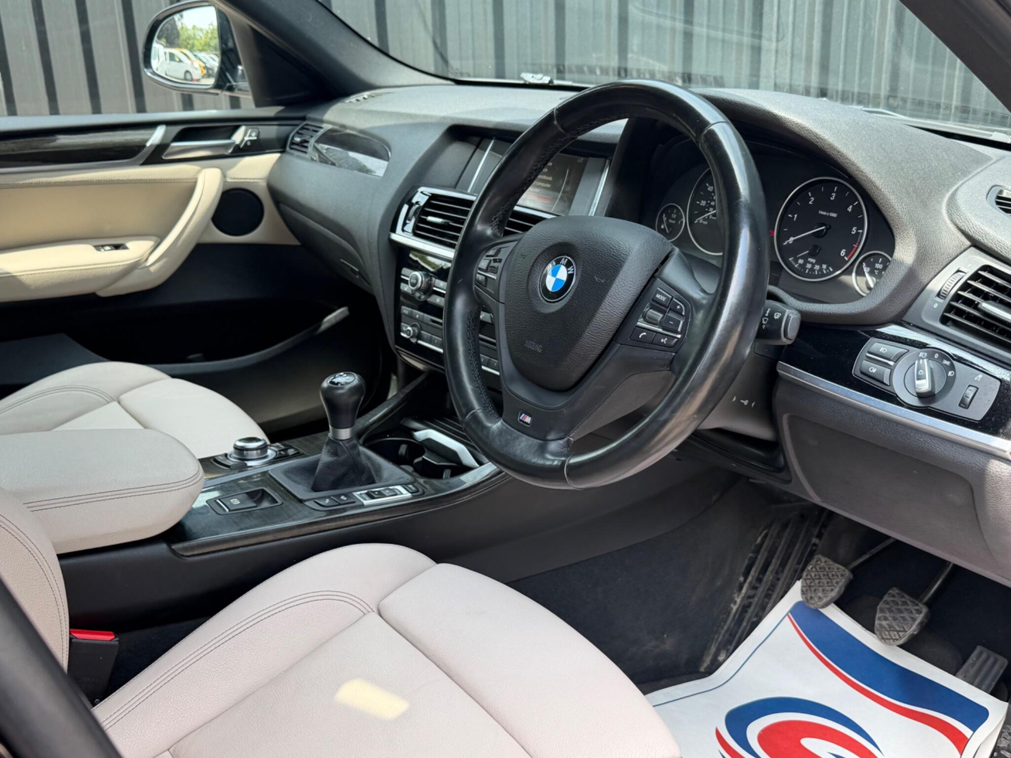 BMW X4 view 17