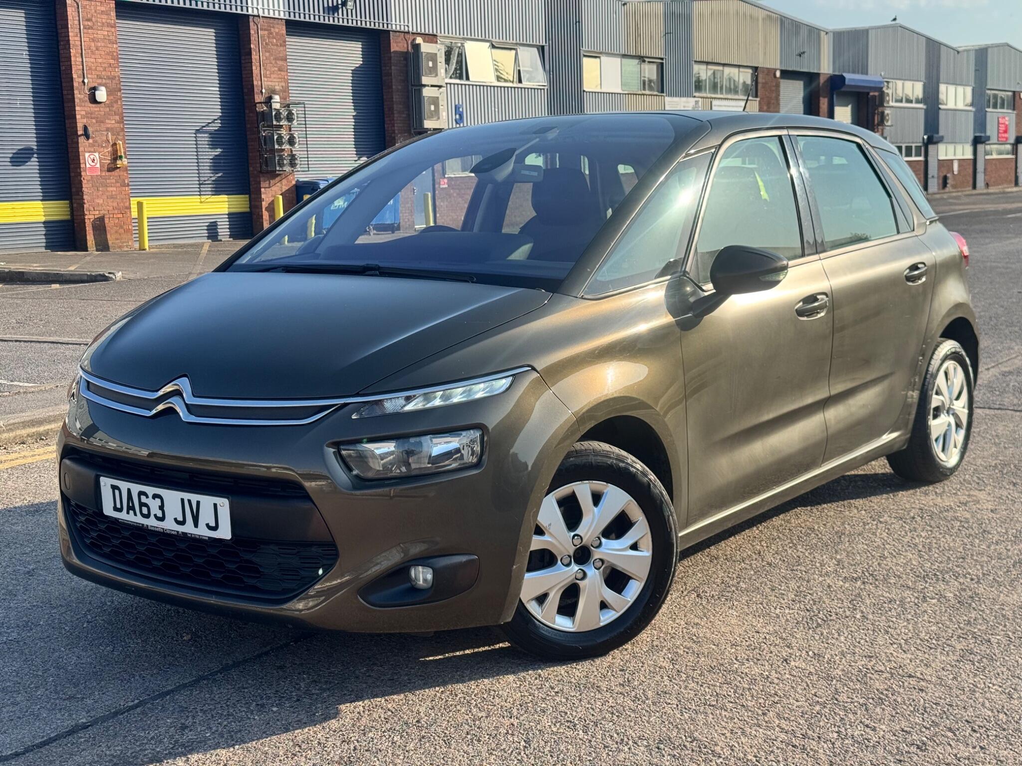 Citroen C4 Picasso view 3