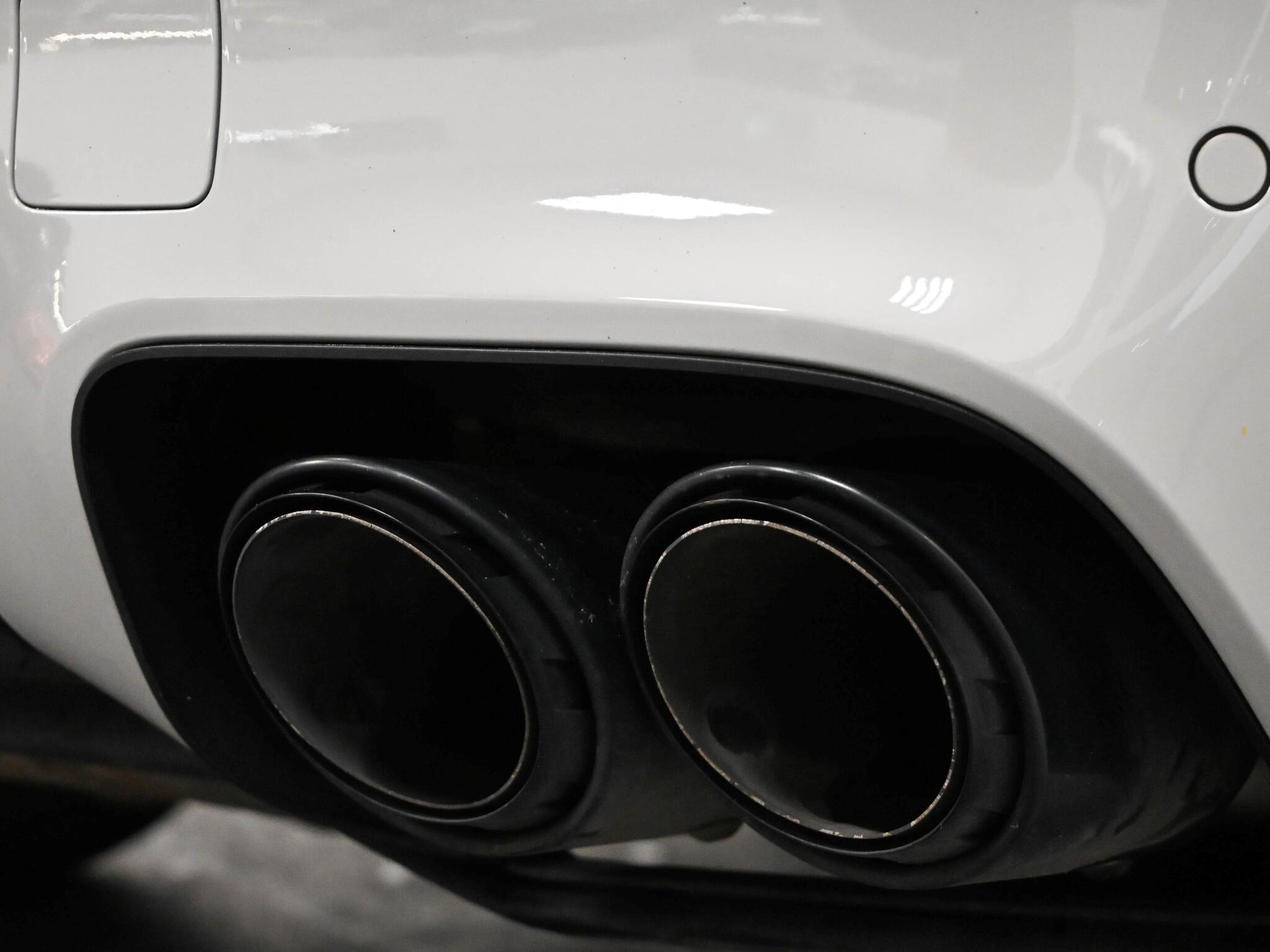 Porsche Cayenne view 37
