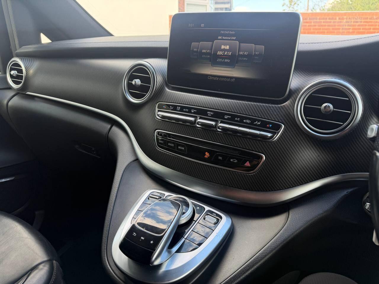 Mercedes-Benz V-Class view 39