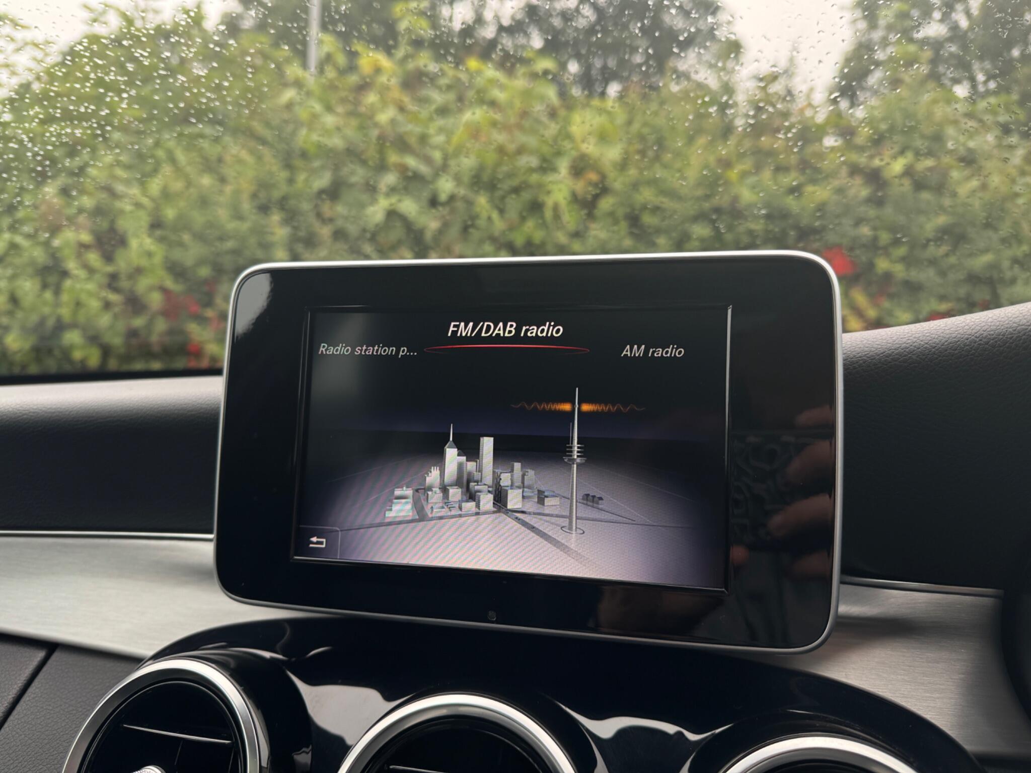 Mercedes-Benz C-Class view 39