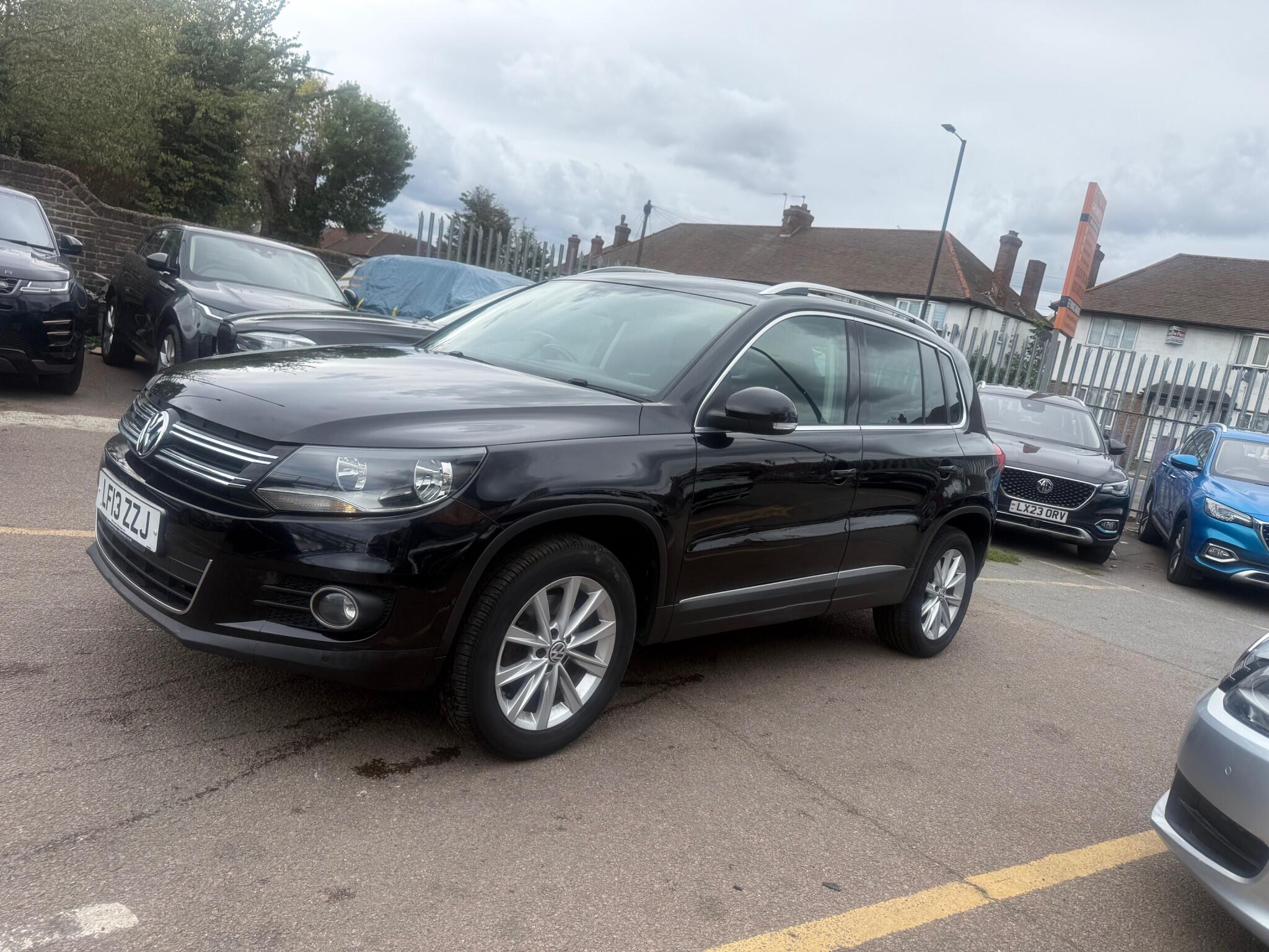 Volkswagen Tiguan view 8