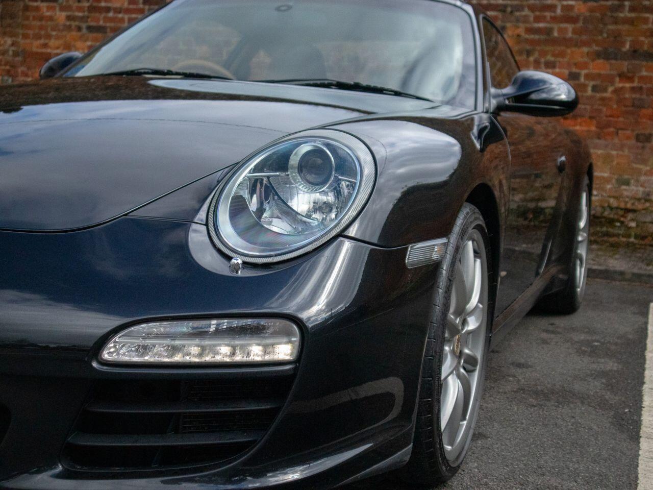 Porsche 911 view 27