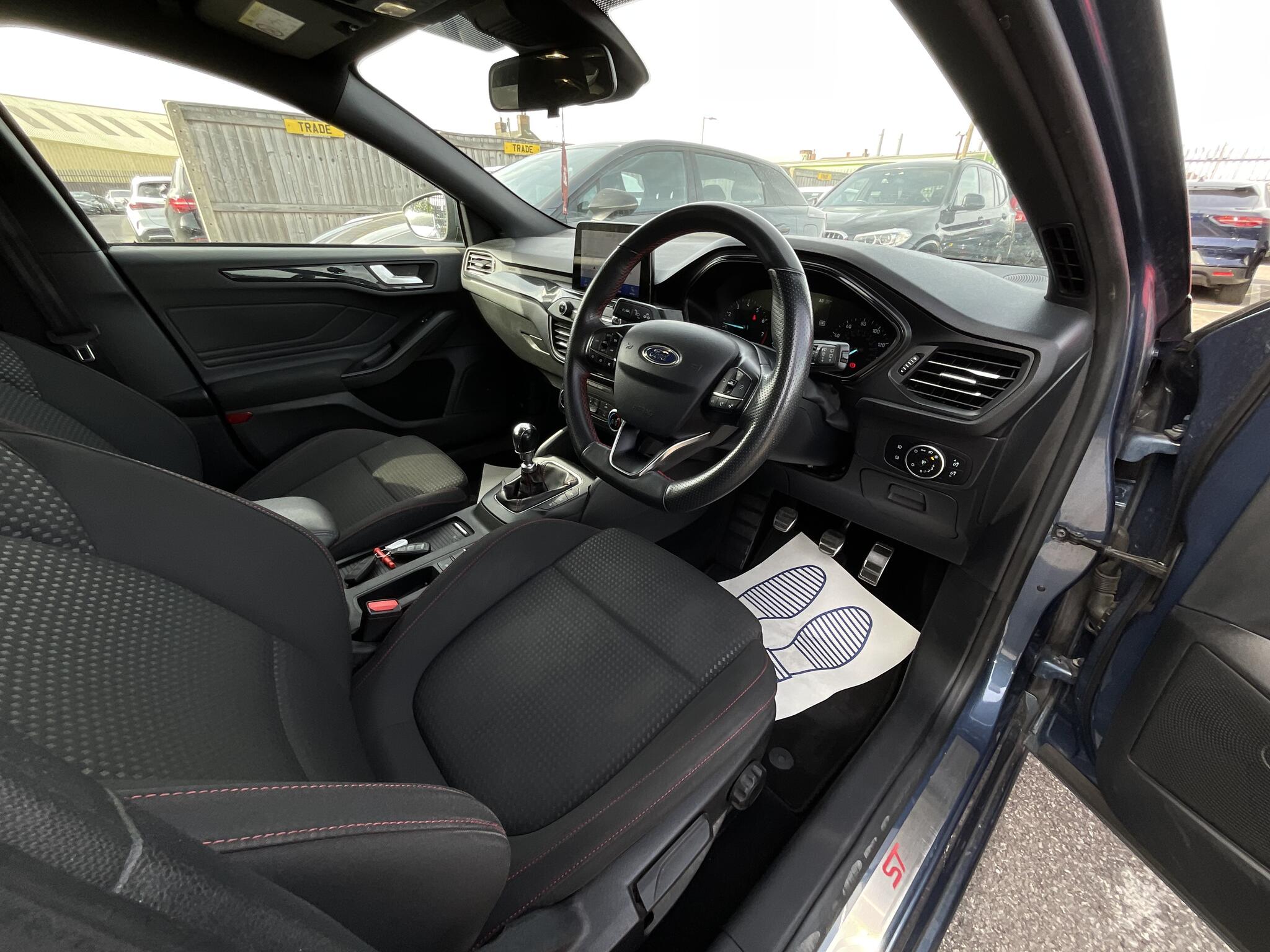 Ford Focus view 7