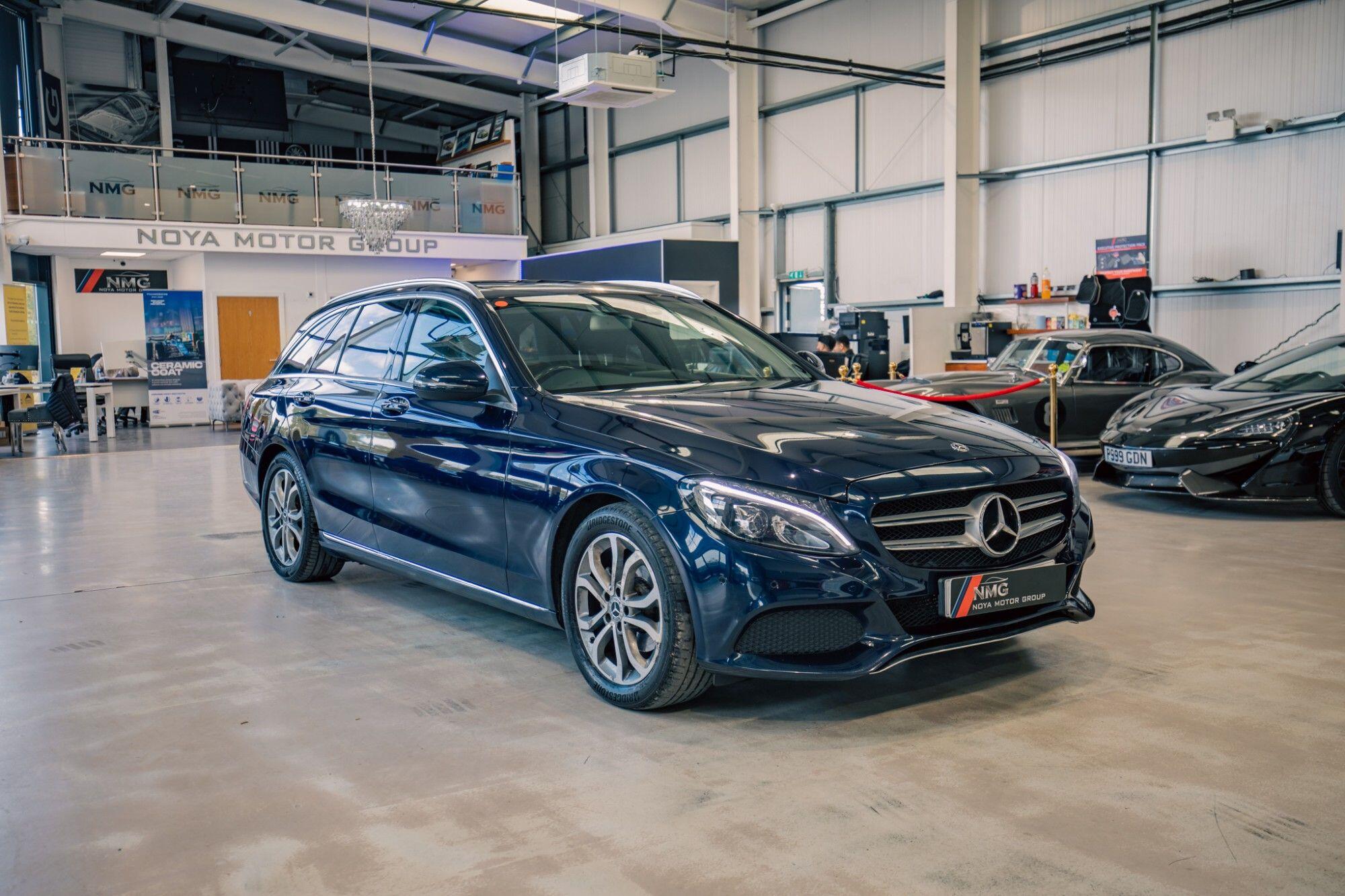 Mercedes-Benz C-Class view 23