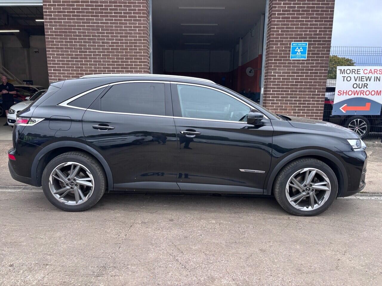 DS Automobiles DS 7 Crossback view 8